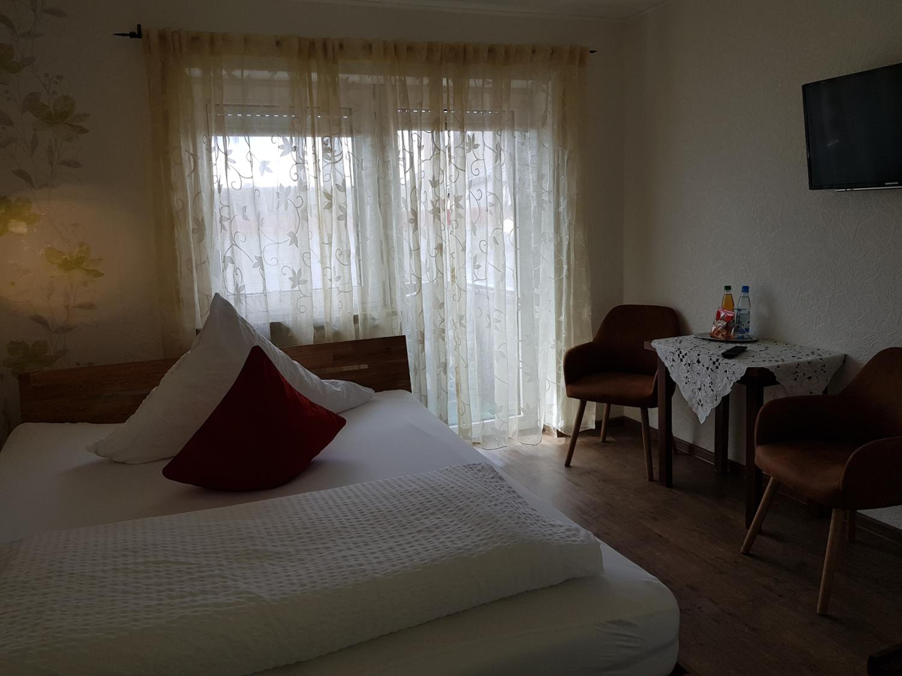 Deluxe Single Room with Balcony photo 1