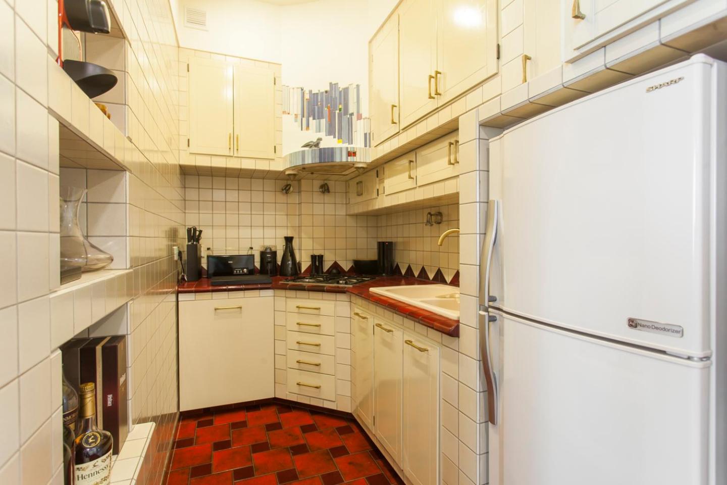 One-Bedroom Apartment - Photo 32