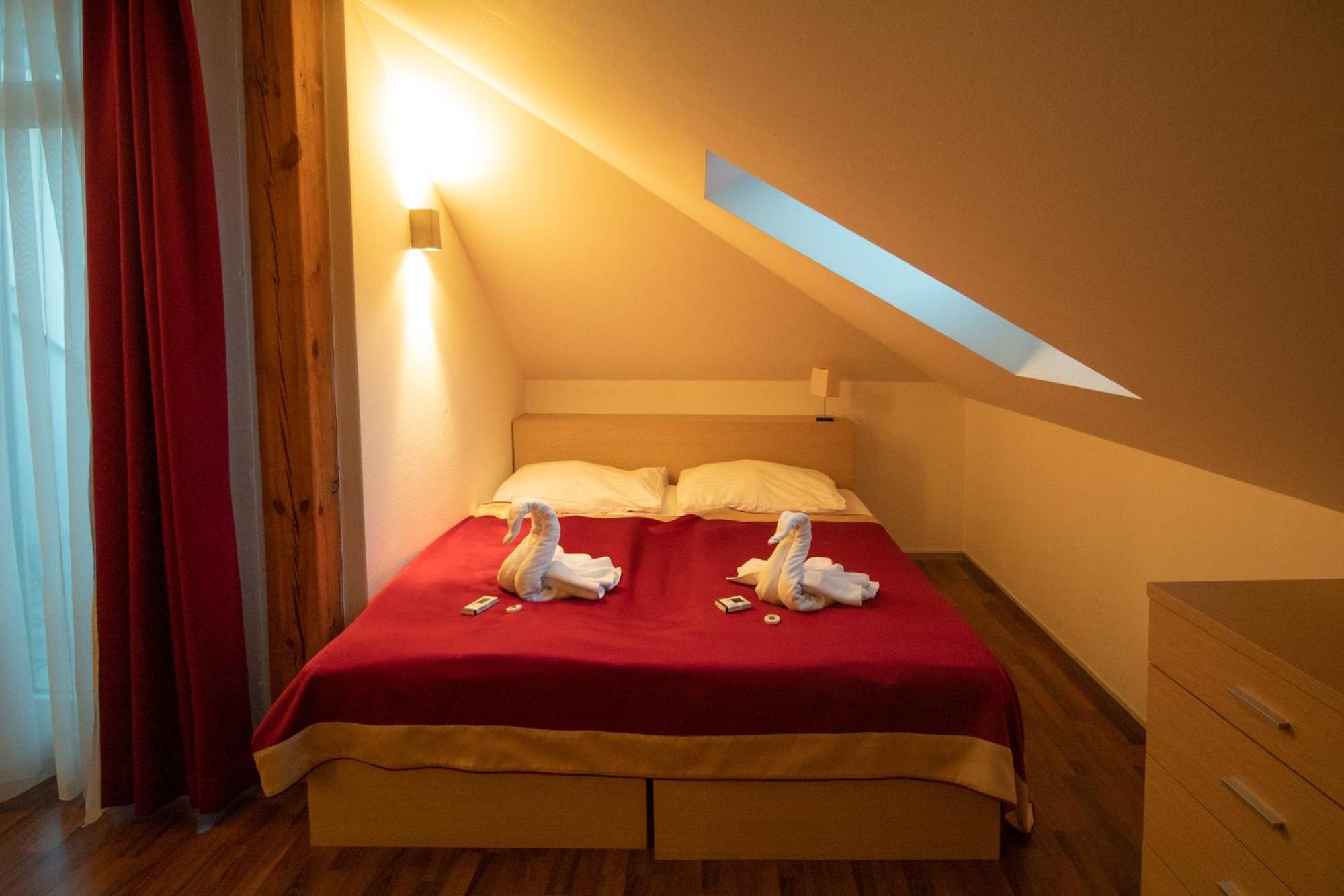 Two-Bedroom Apartment with Terrace - Split Level - Photo 2
