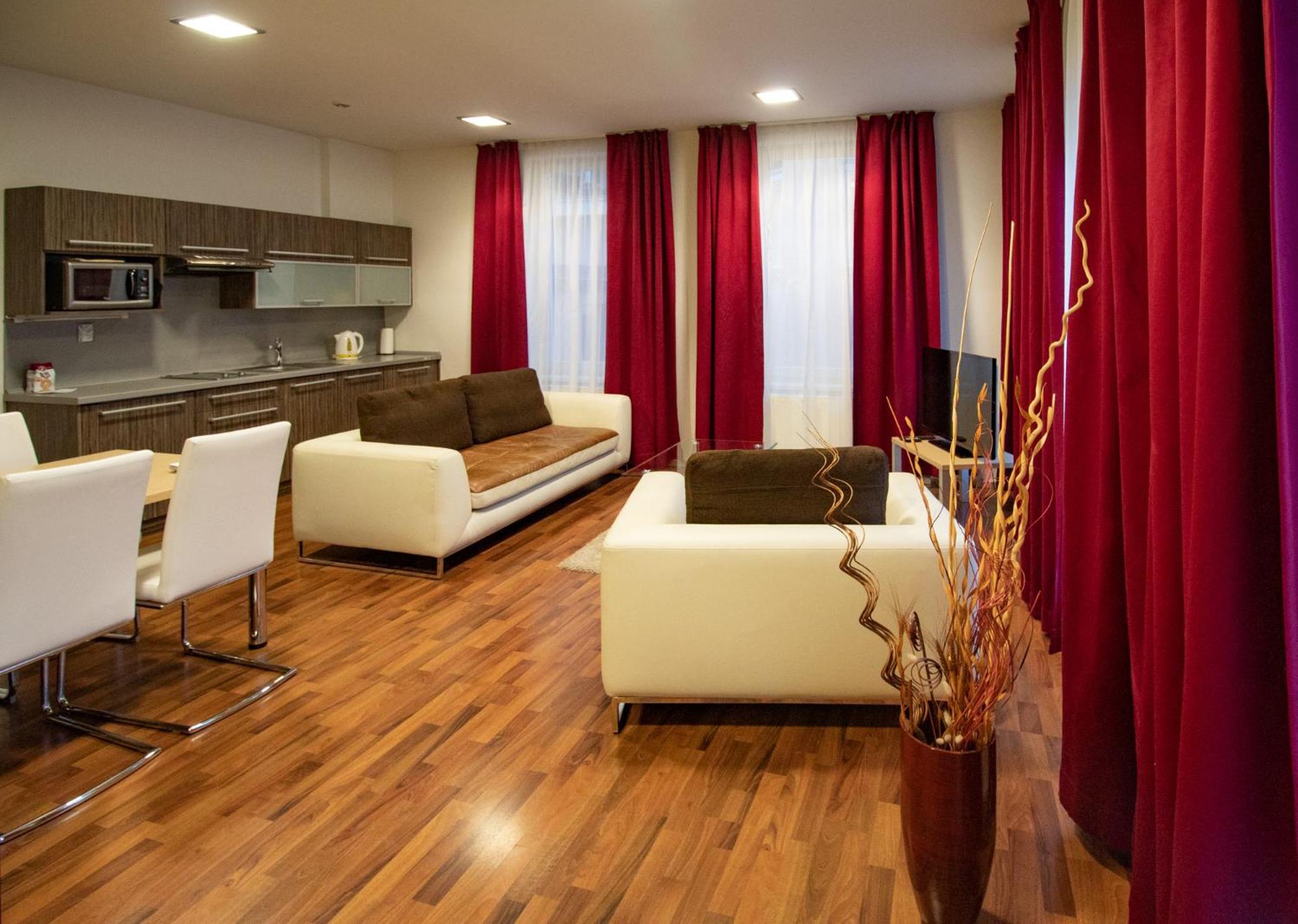 Two-Bedroom Apartment with Terrace - Split Level - Photo 3