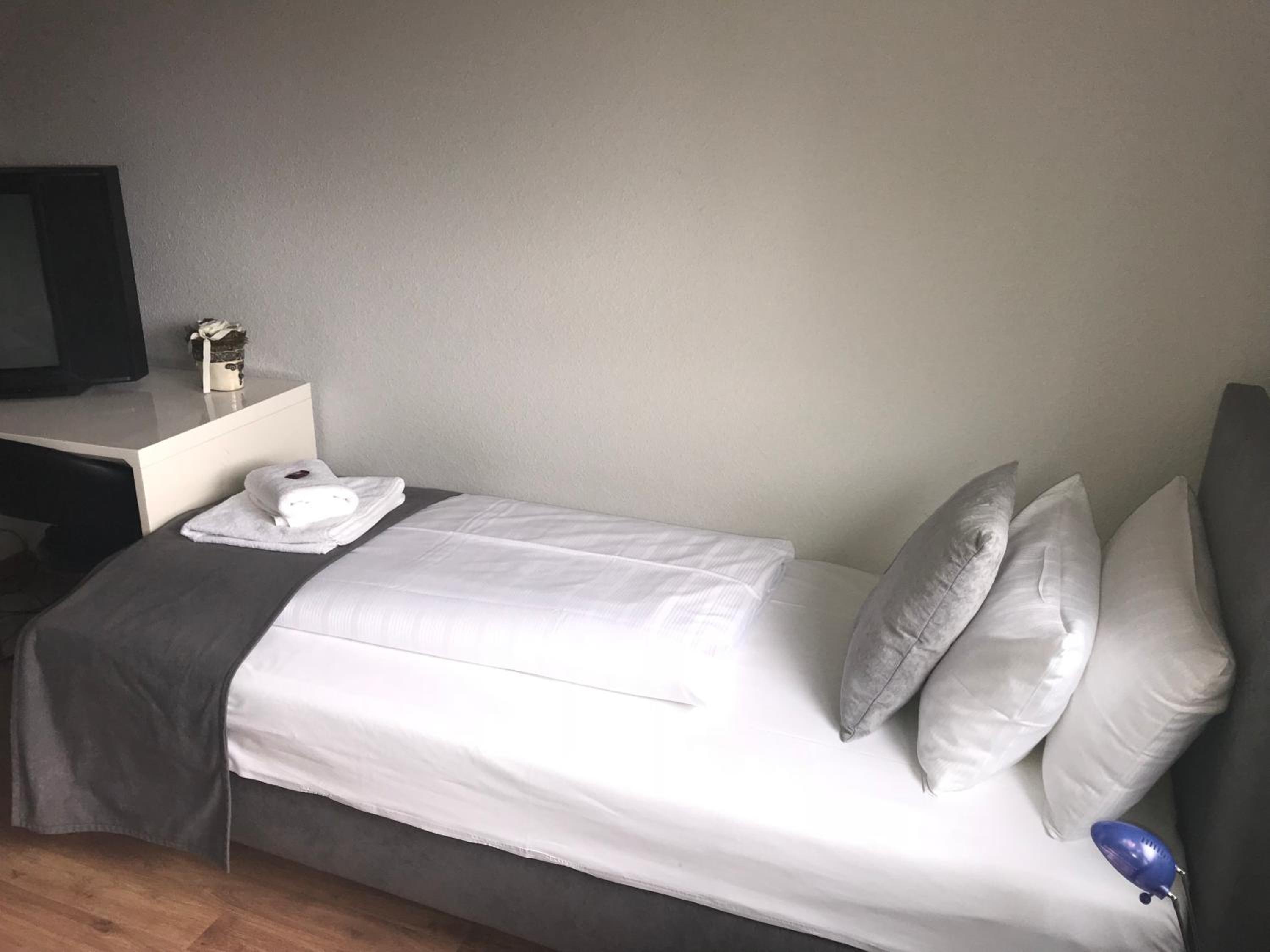 Double Room with Extra Bed - Photo 4
