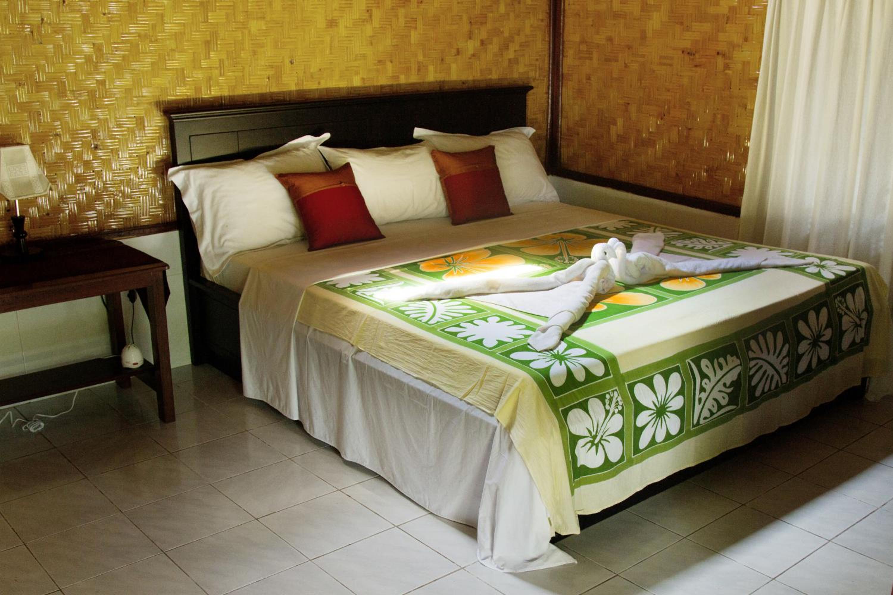 Bungalow (2 Adults) - Photo 1