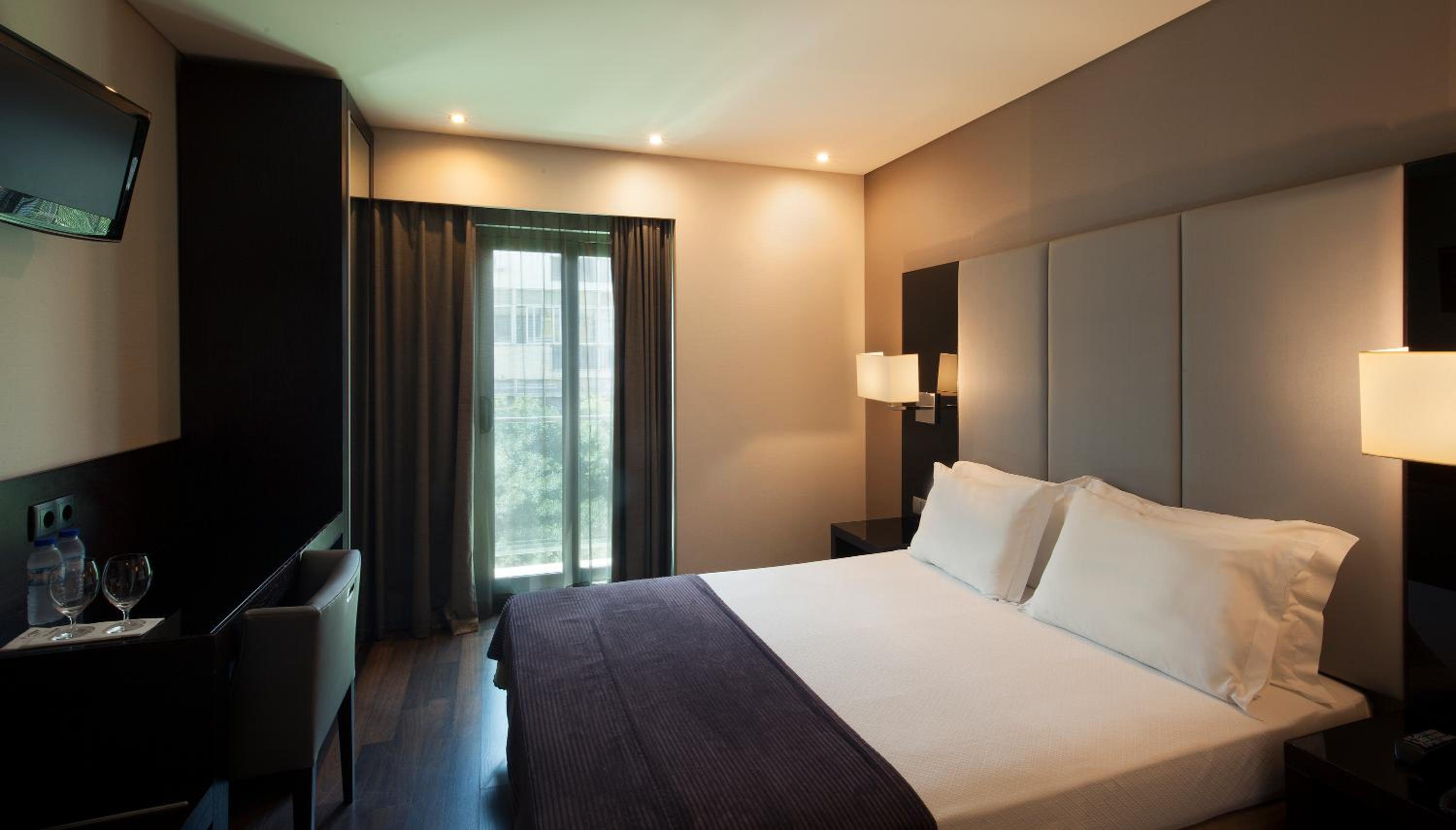 Standard Double Room - Photo 2