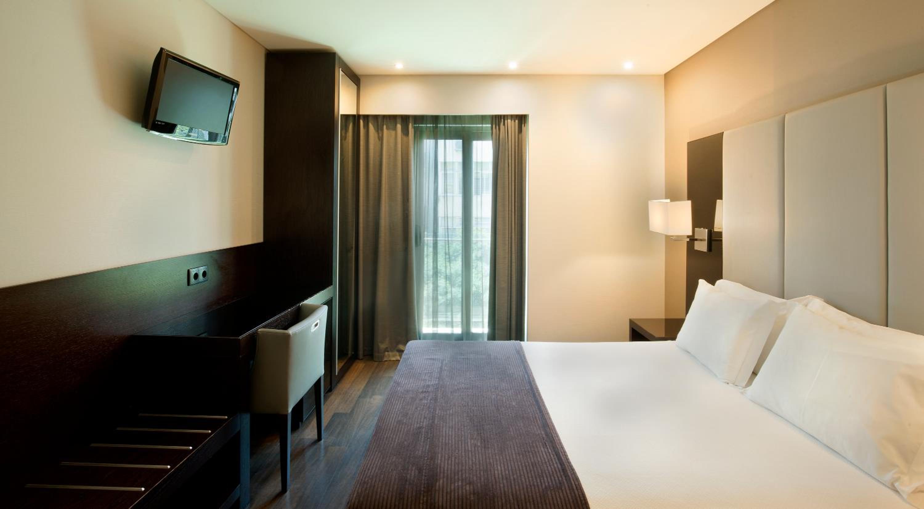 Standard Double Room - Photo 6
