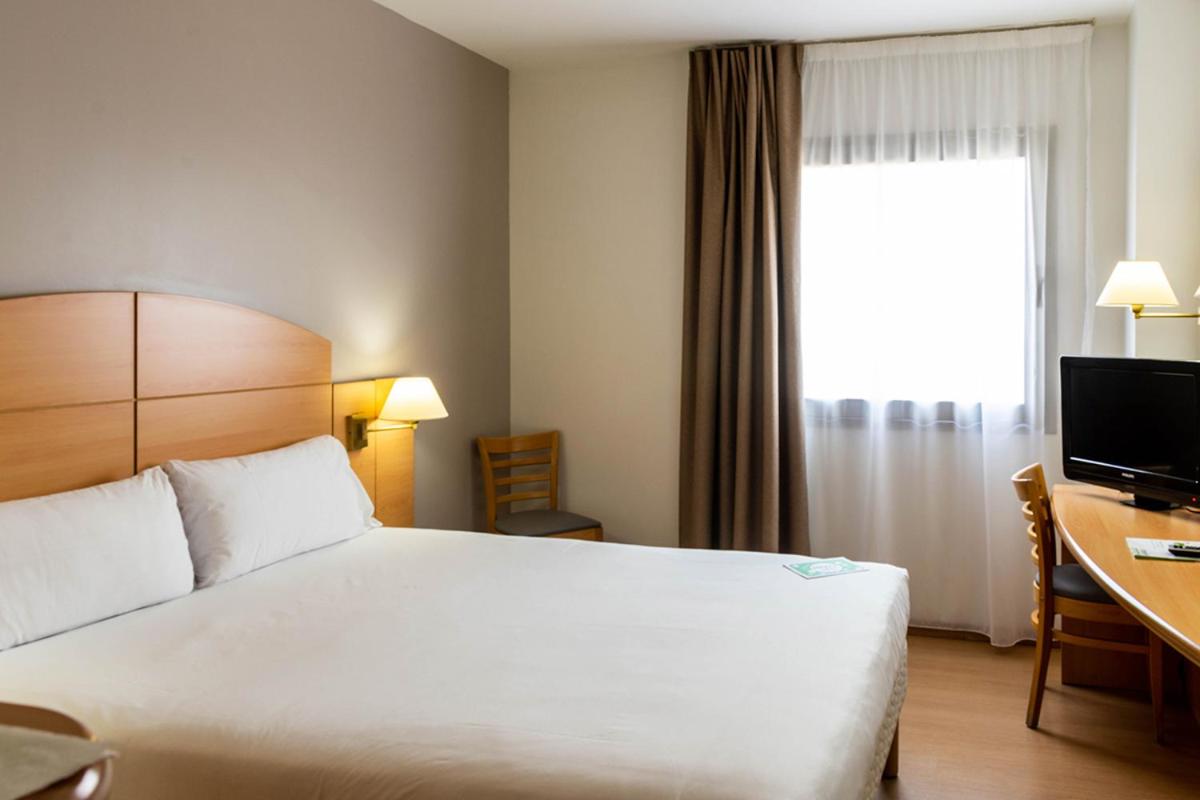 Double Room - Photo 7
