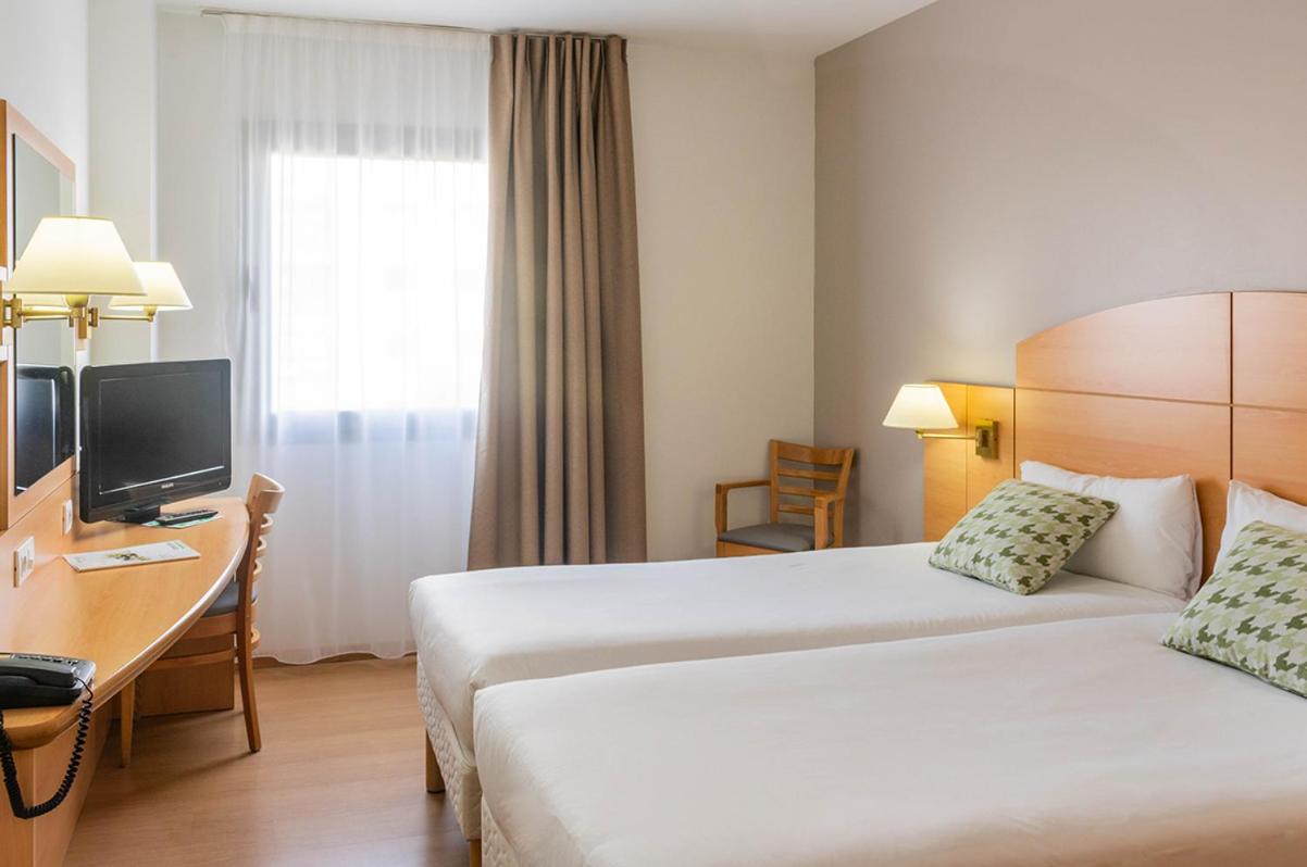 Twin Room - Photo 3