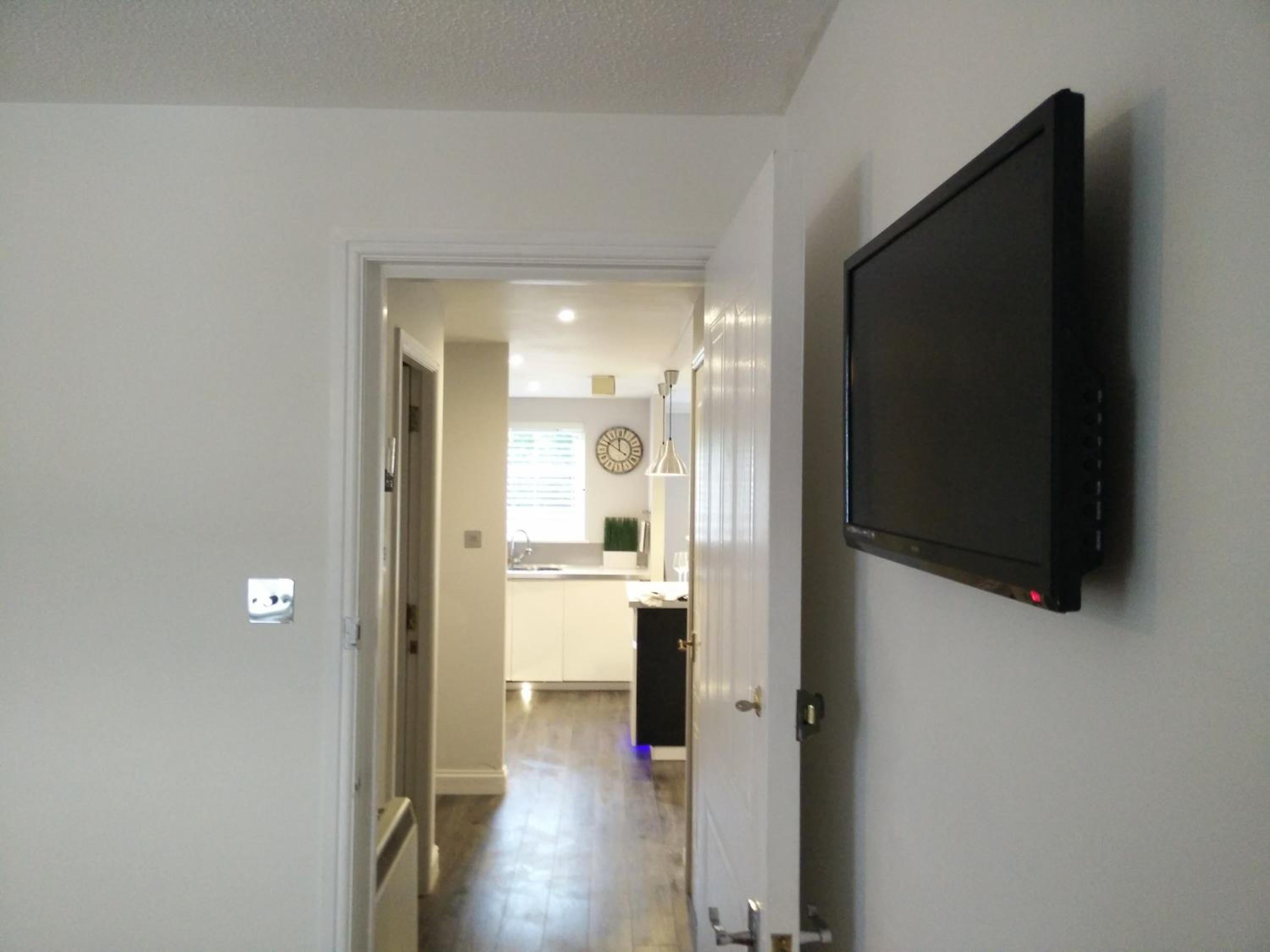 Two-Bedroom Apartment - Photo 6