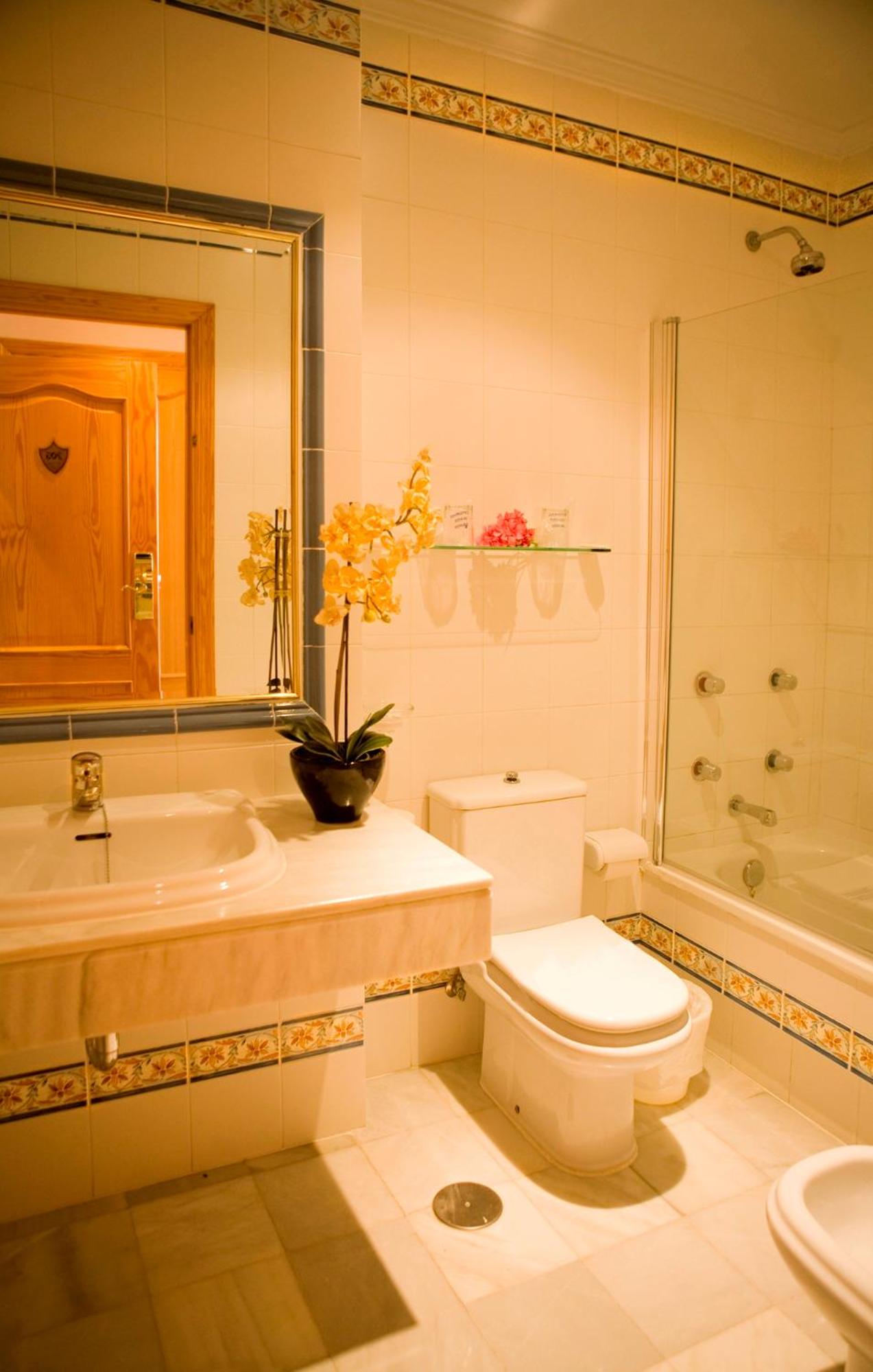 Double or Twin Room photo 3