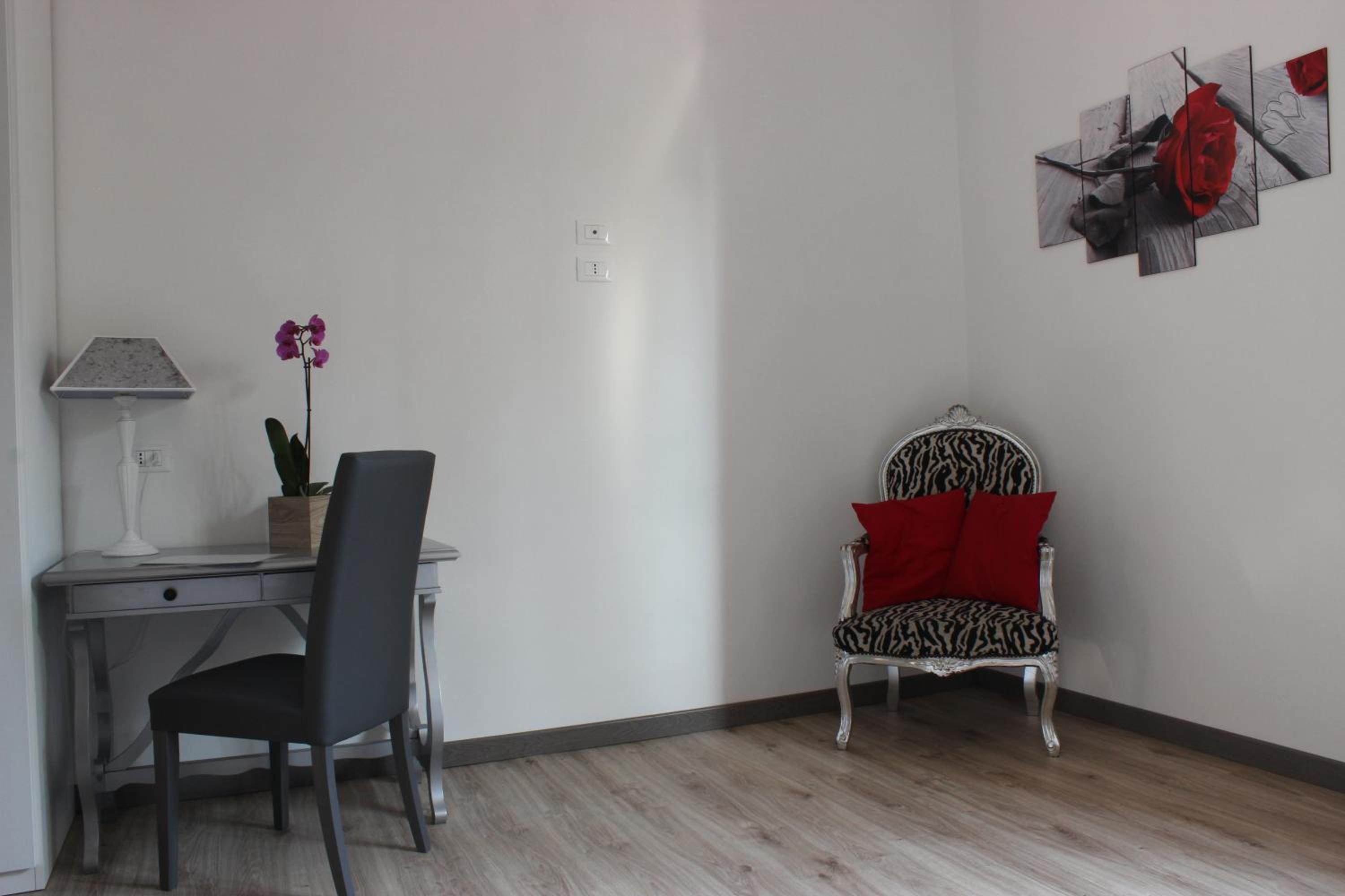 Triple Room with Private Bathroom - Photo 5