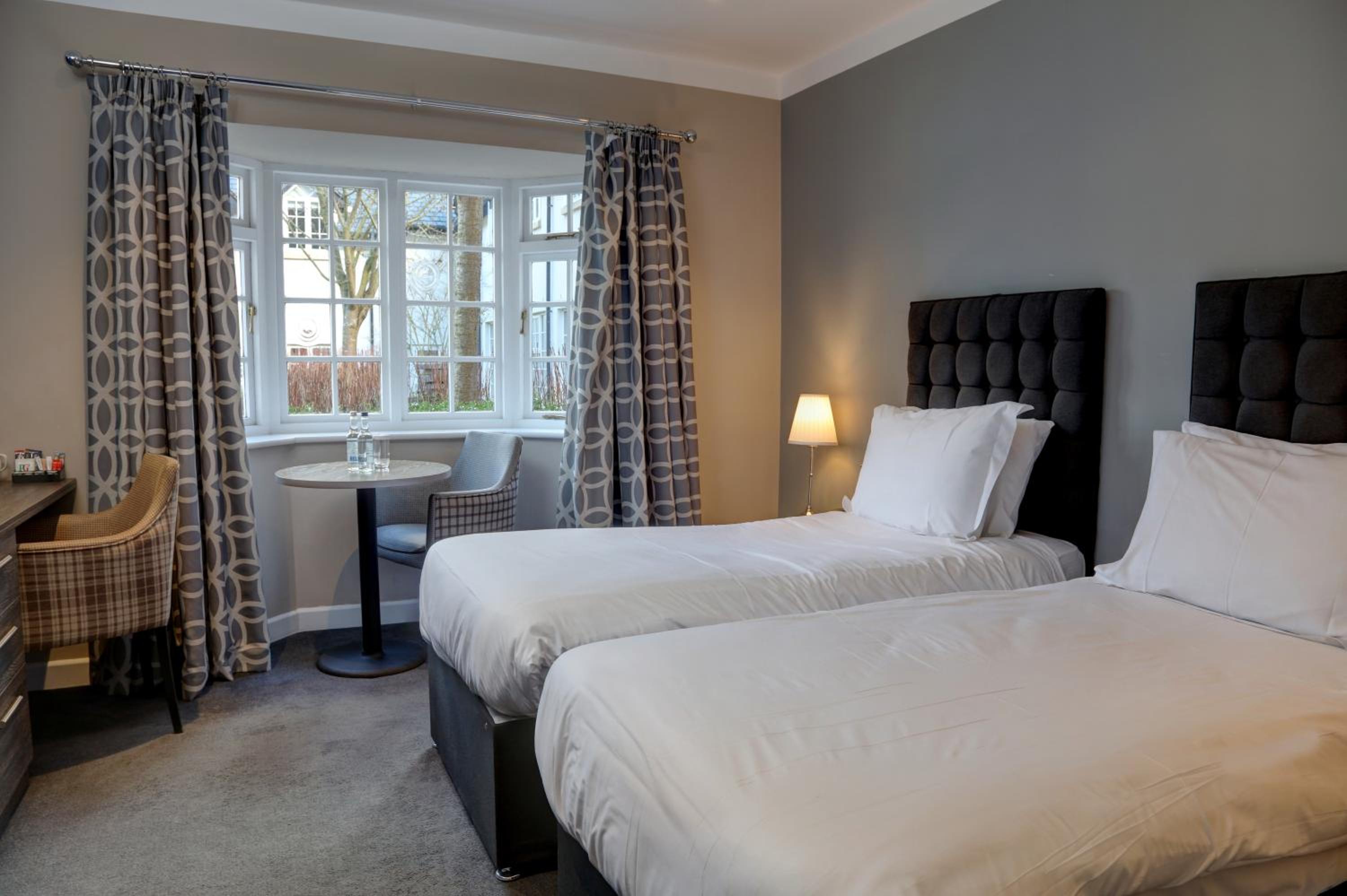 Standard Twin Room - Photo 1