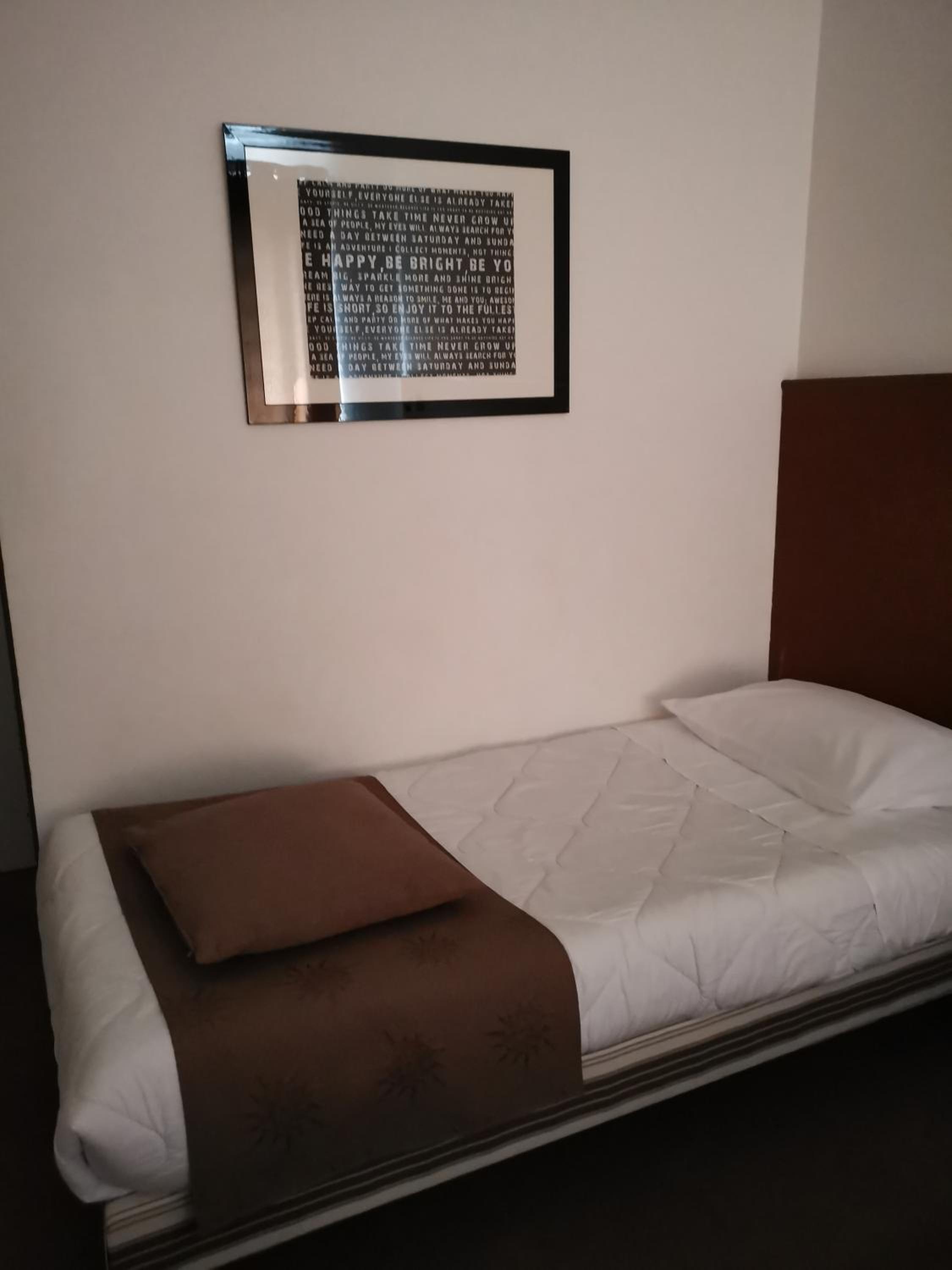Single Room - Photo 3