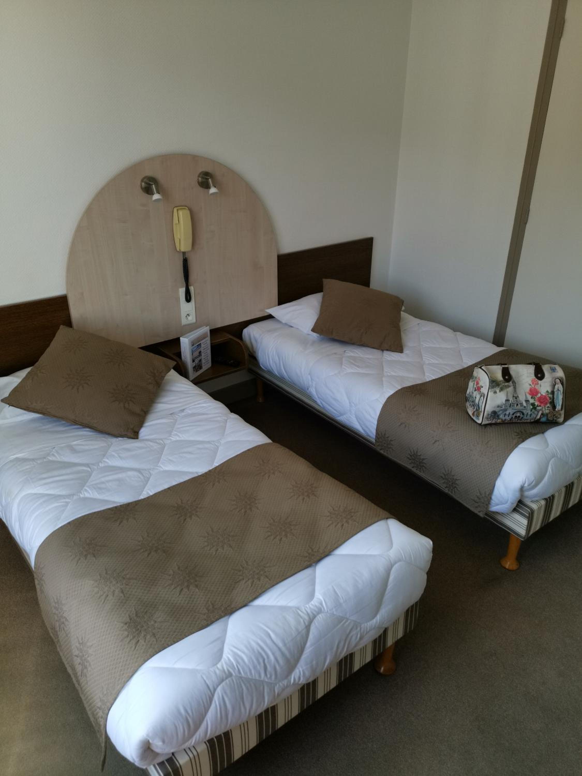 Twin Room with Mountain View - Photo 2