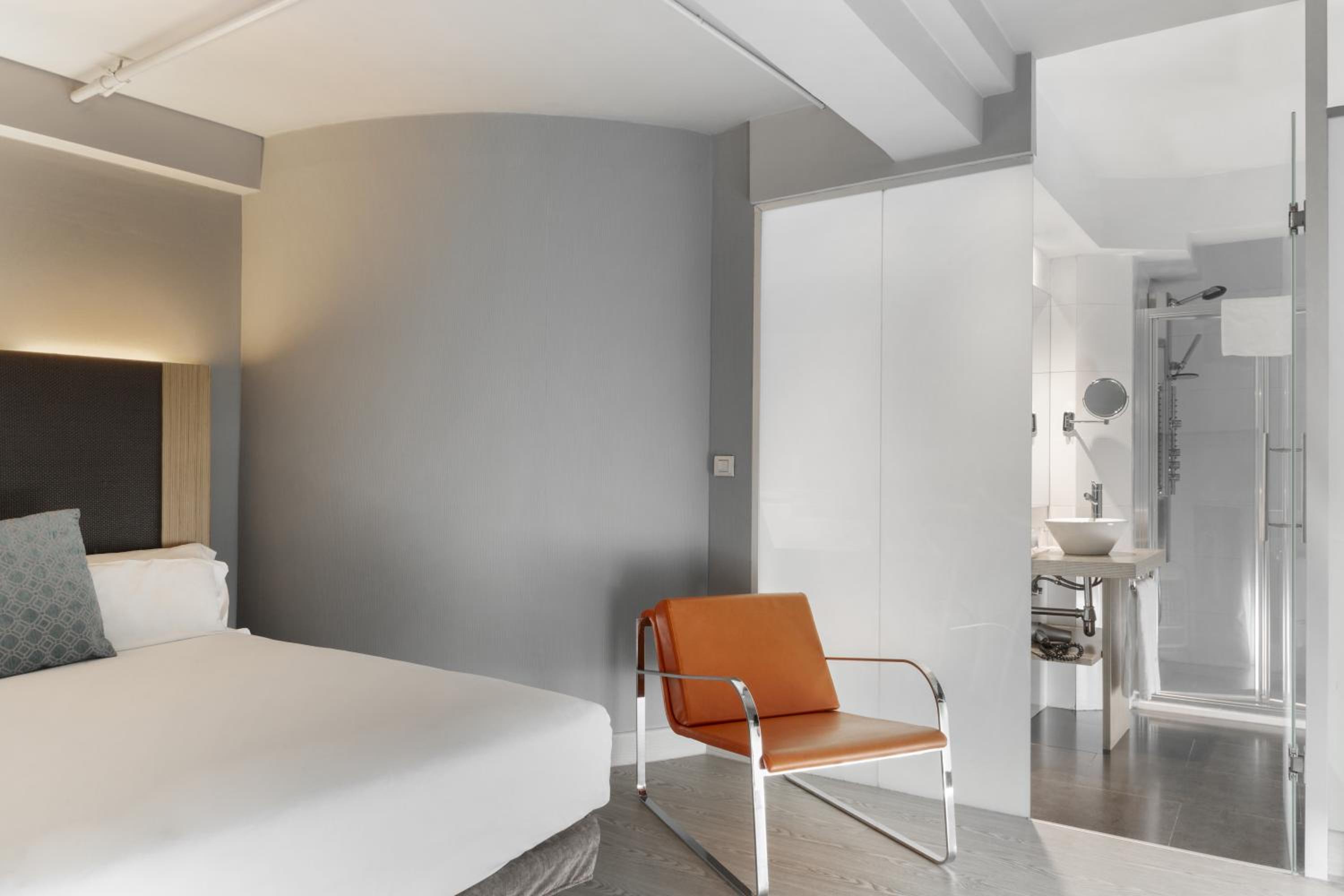 Sextuple Room (6 Adults) thumbnail 5