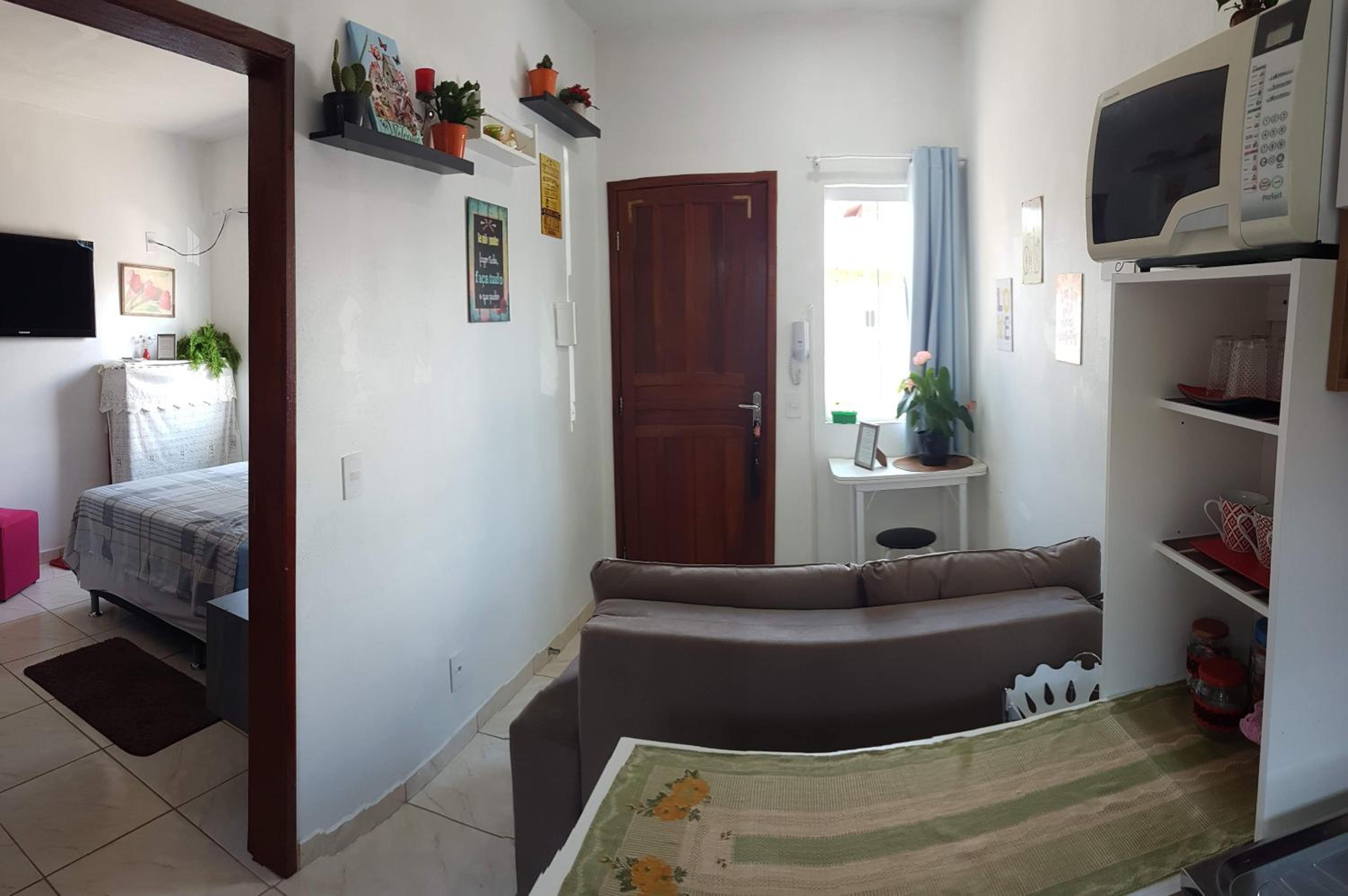 One-Bedroom Apartment - Photo 6
