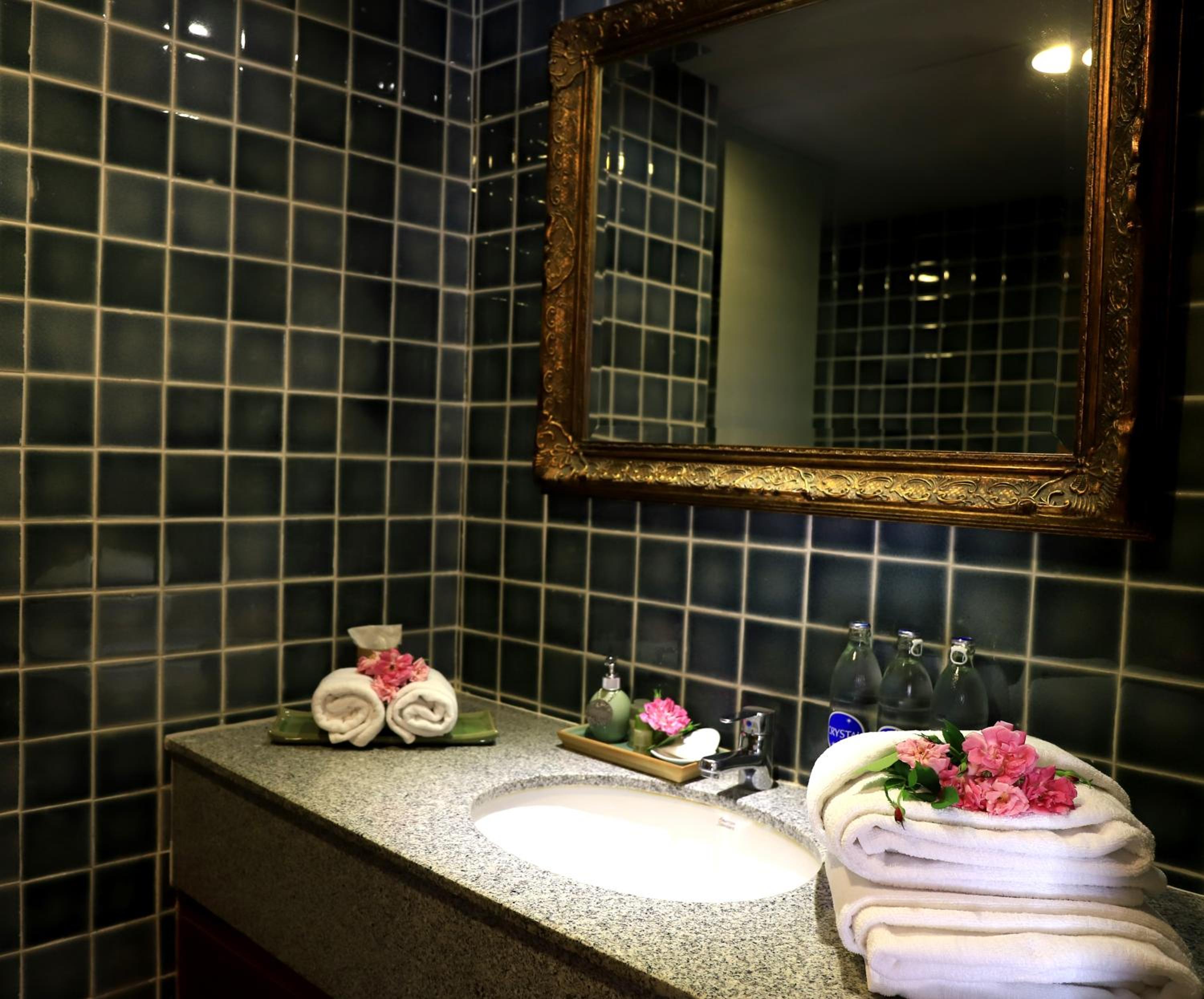 Duplex Suite - Photo 15