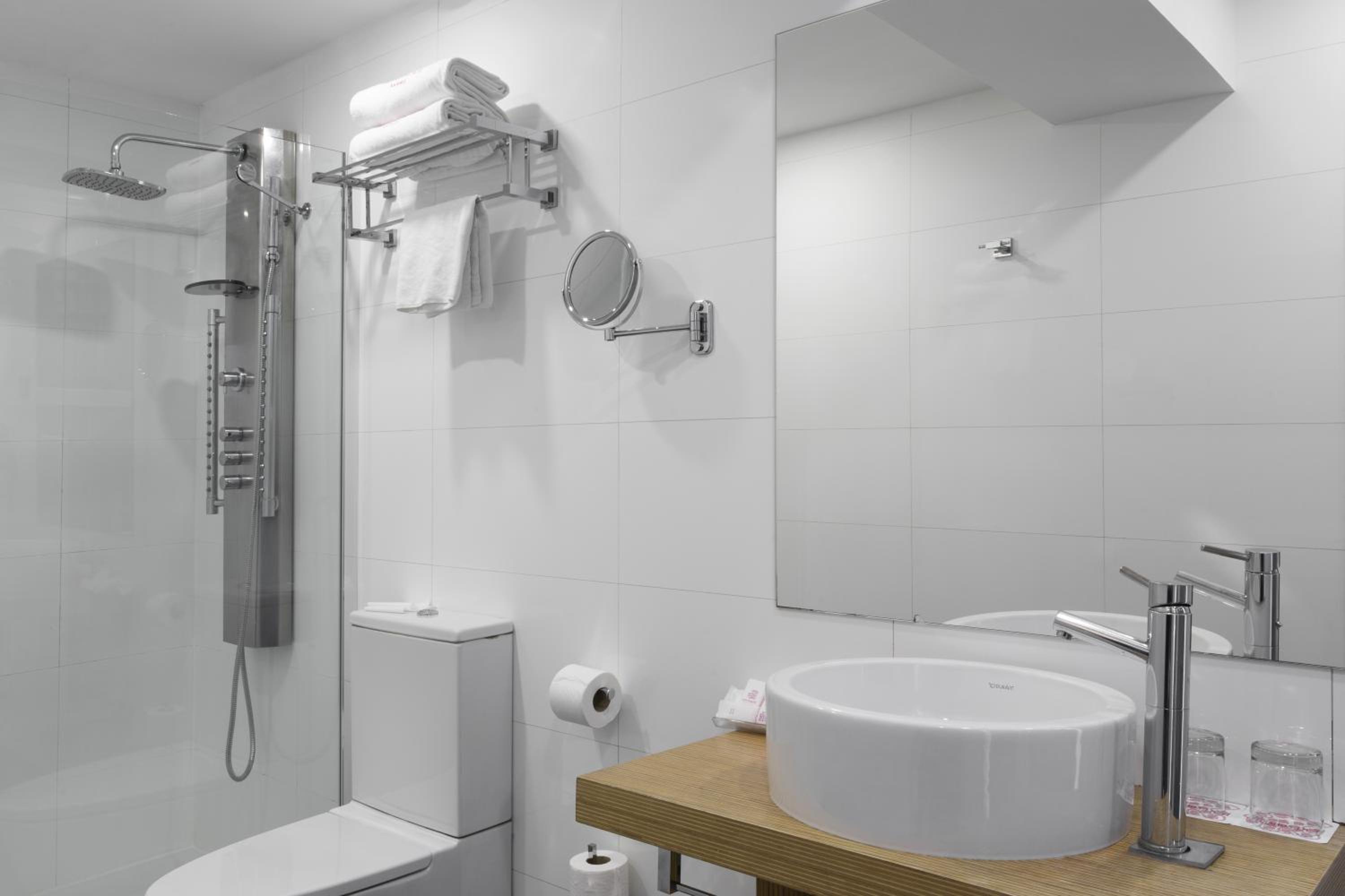 Double or Twin Room (1-2 Adults)