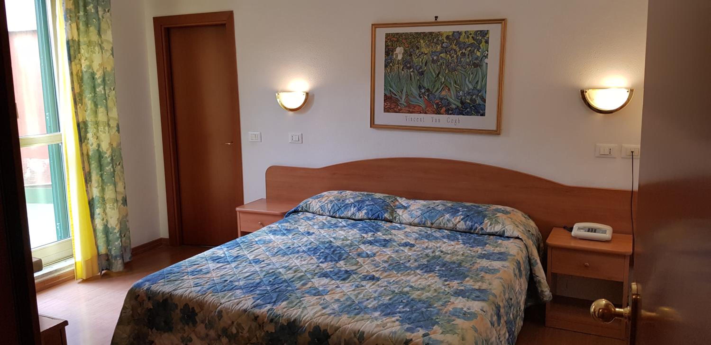 Twin/Double Room photo 2