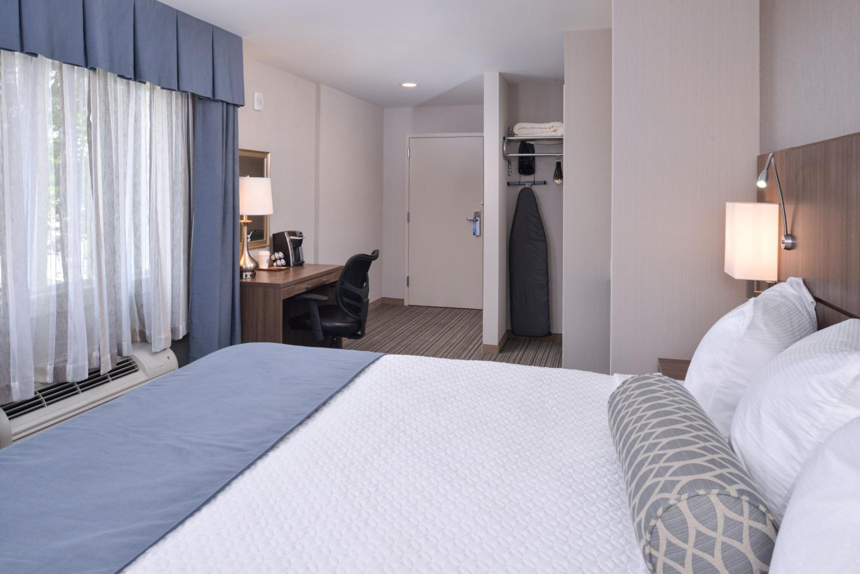 King Room - Disability Access photo 3