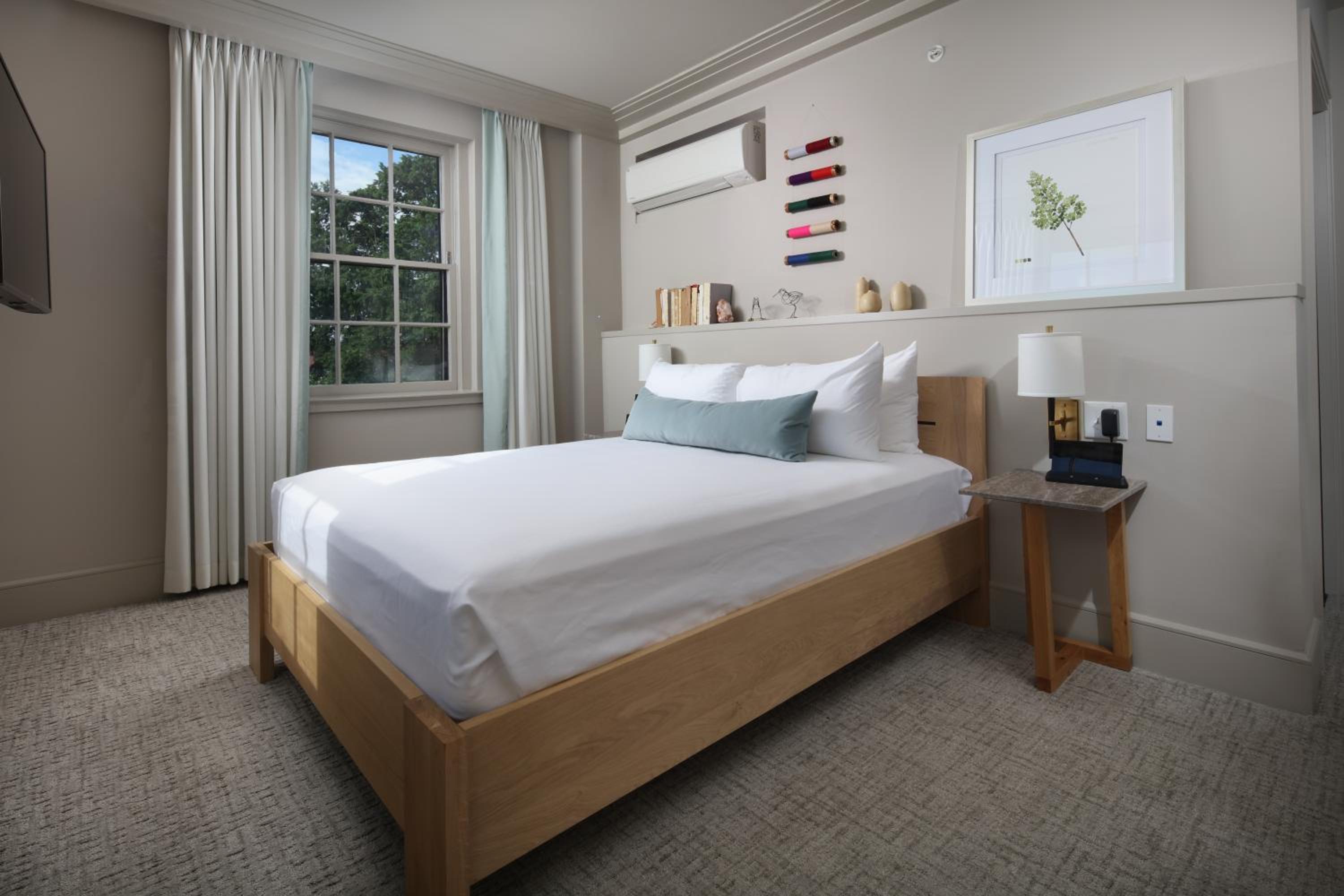 Queen Room photo 1