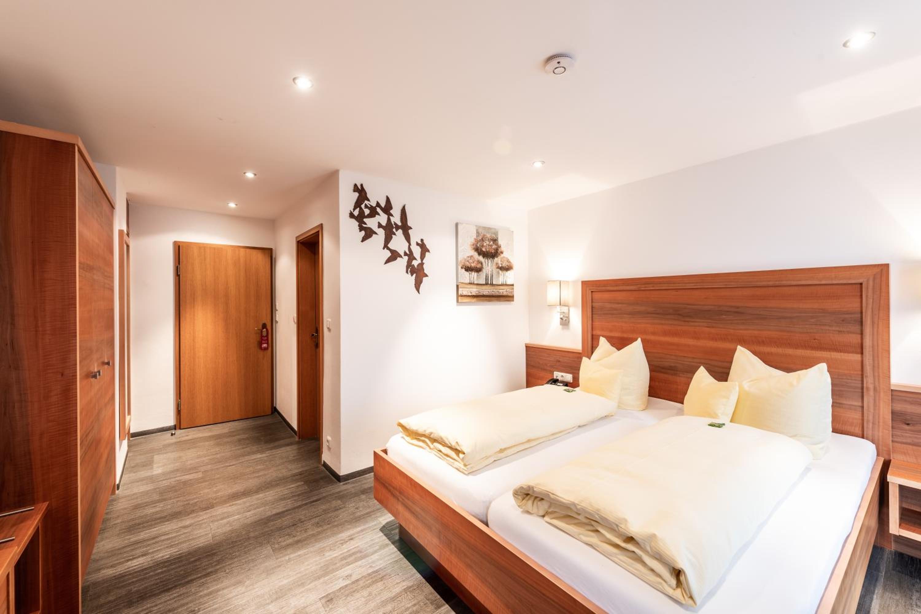 Deluxe Double Room with Balcony photo 2