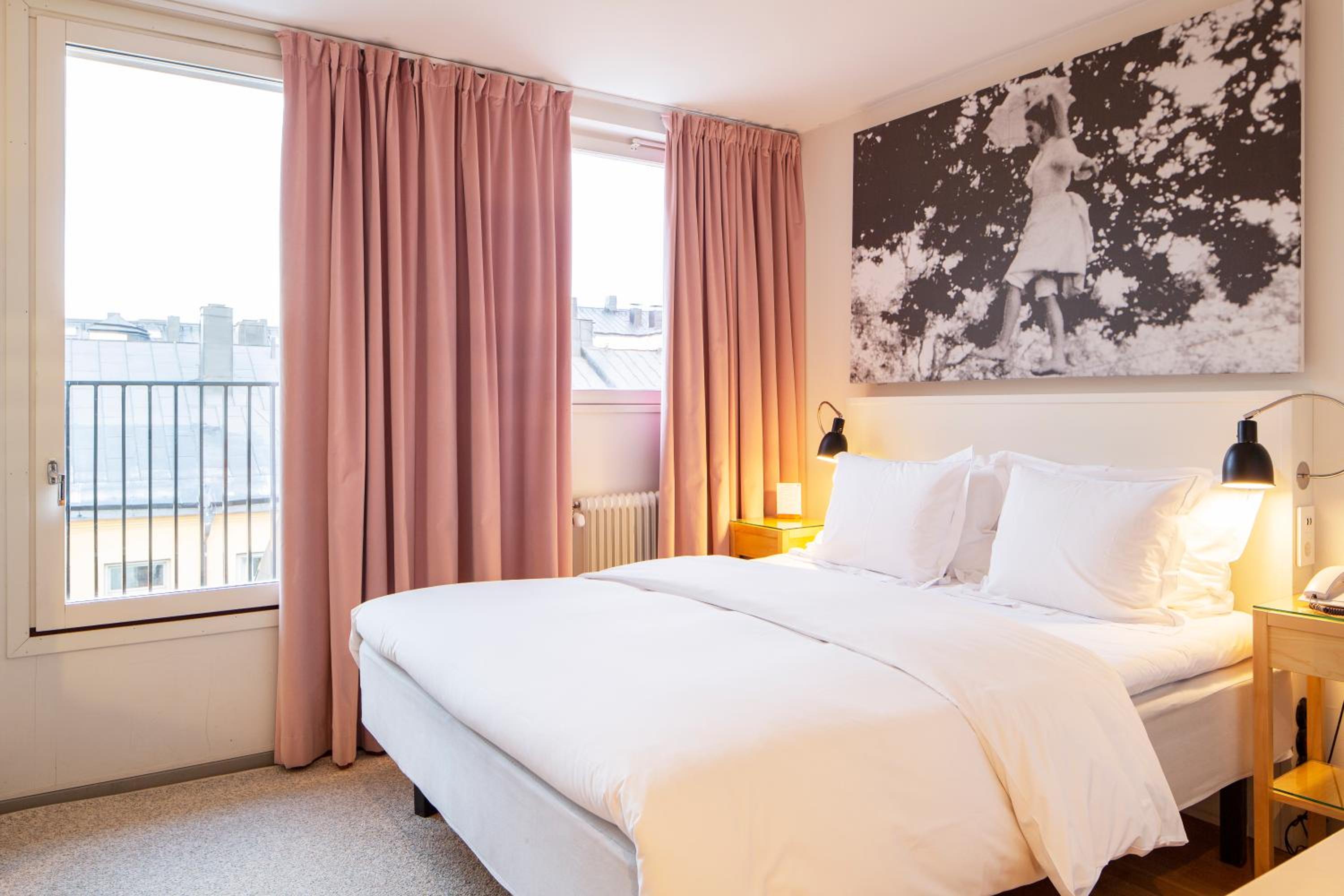 Standard Double or Twin Room - Photo 5