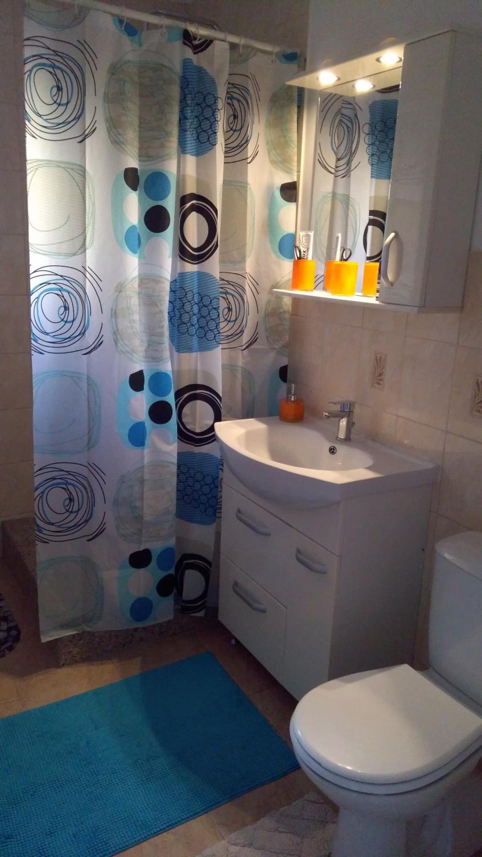 Double or Twin Room with Bathroom - Photo 6
