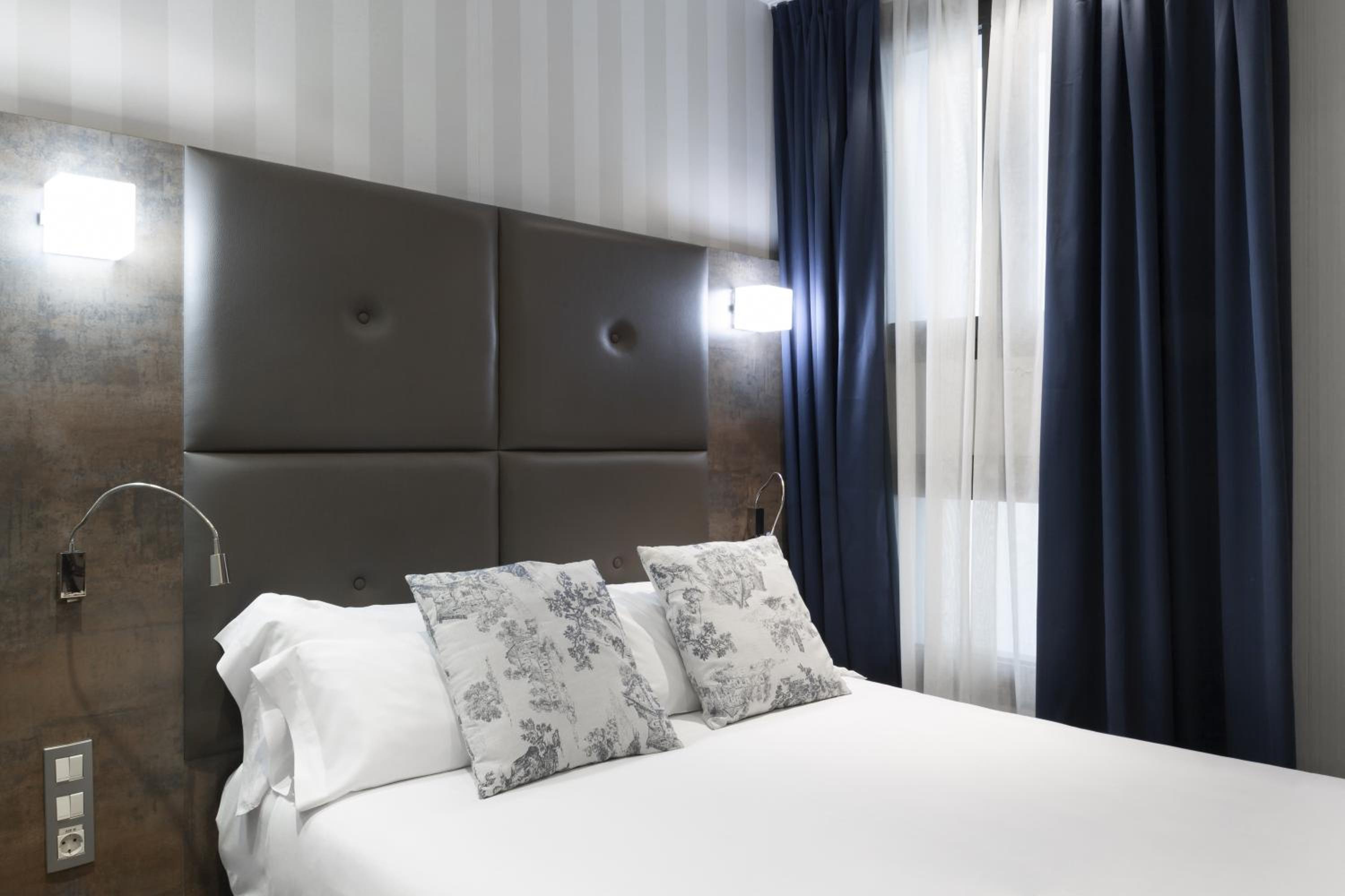 Small Double Room - Photo 2