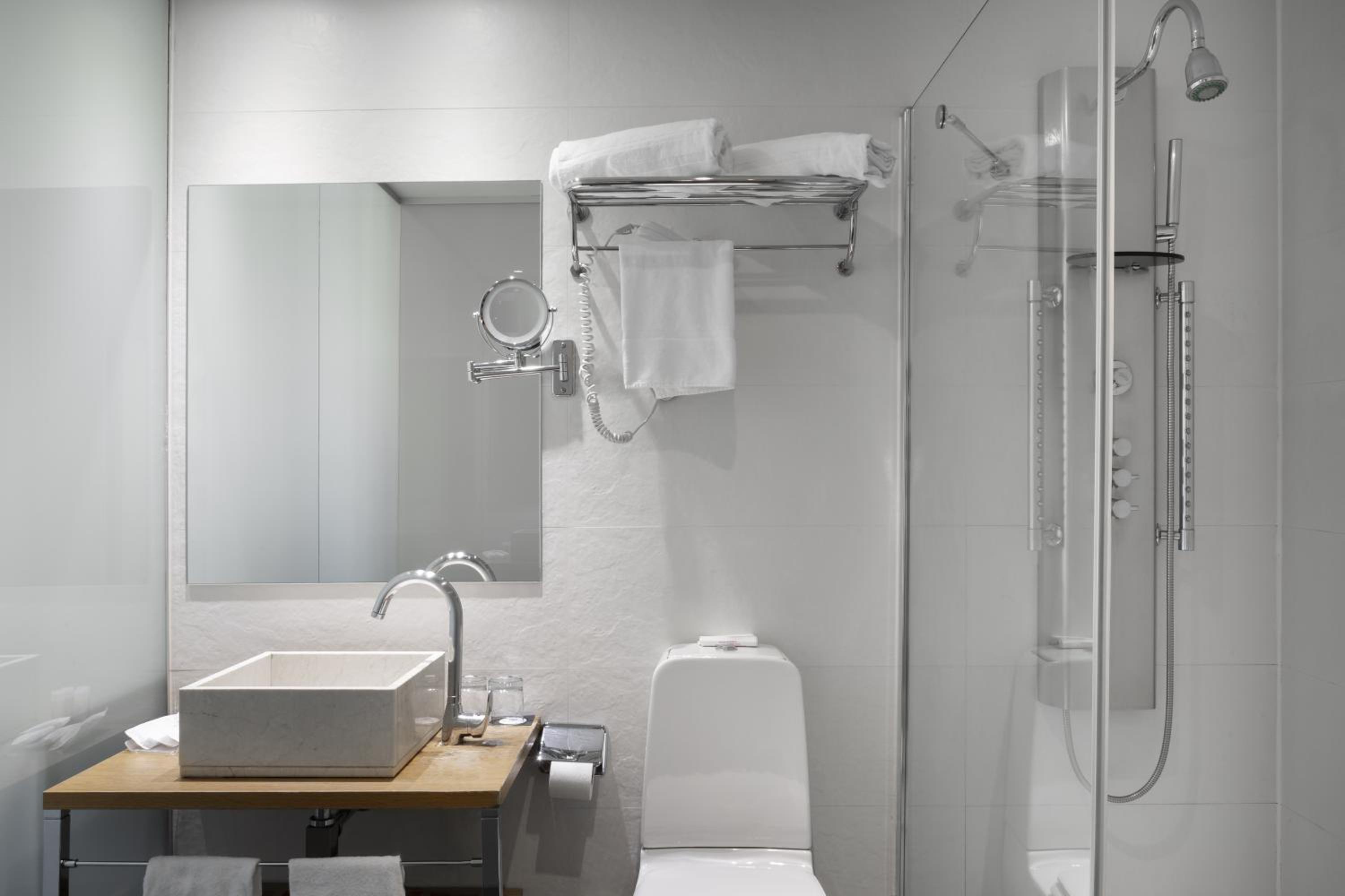 Quadruple Room (4 Adults) - Photo 3