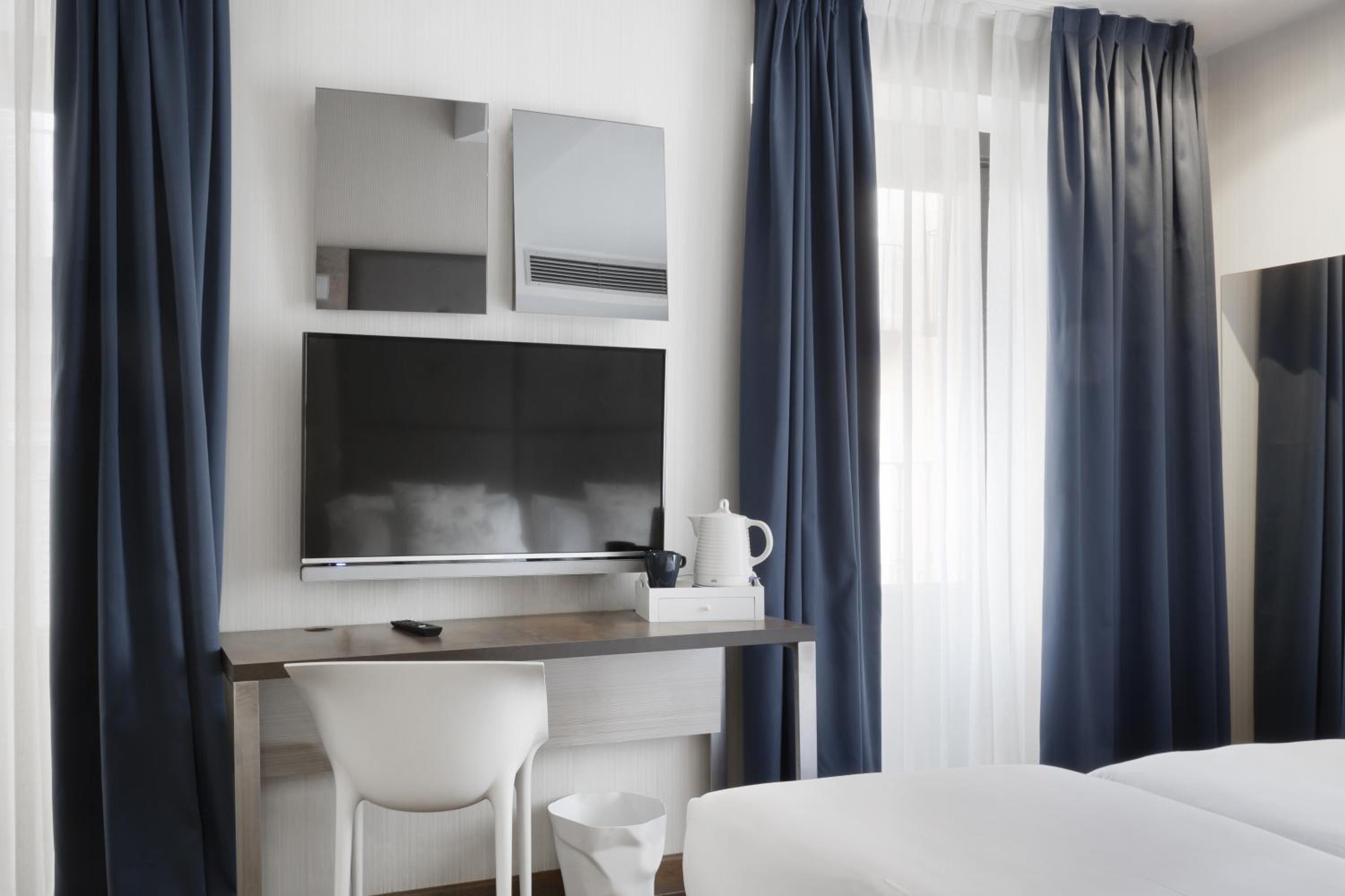 Standard Double Room - Photo 4