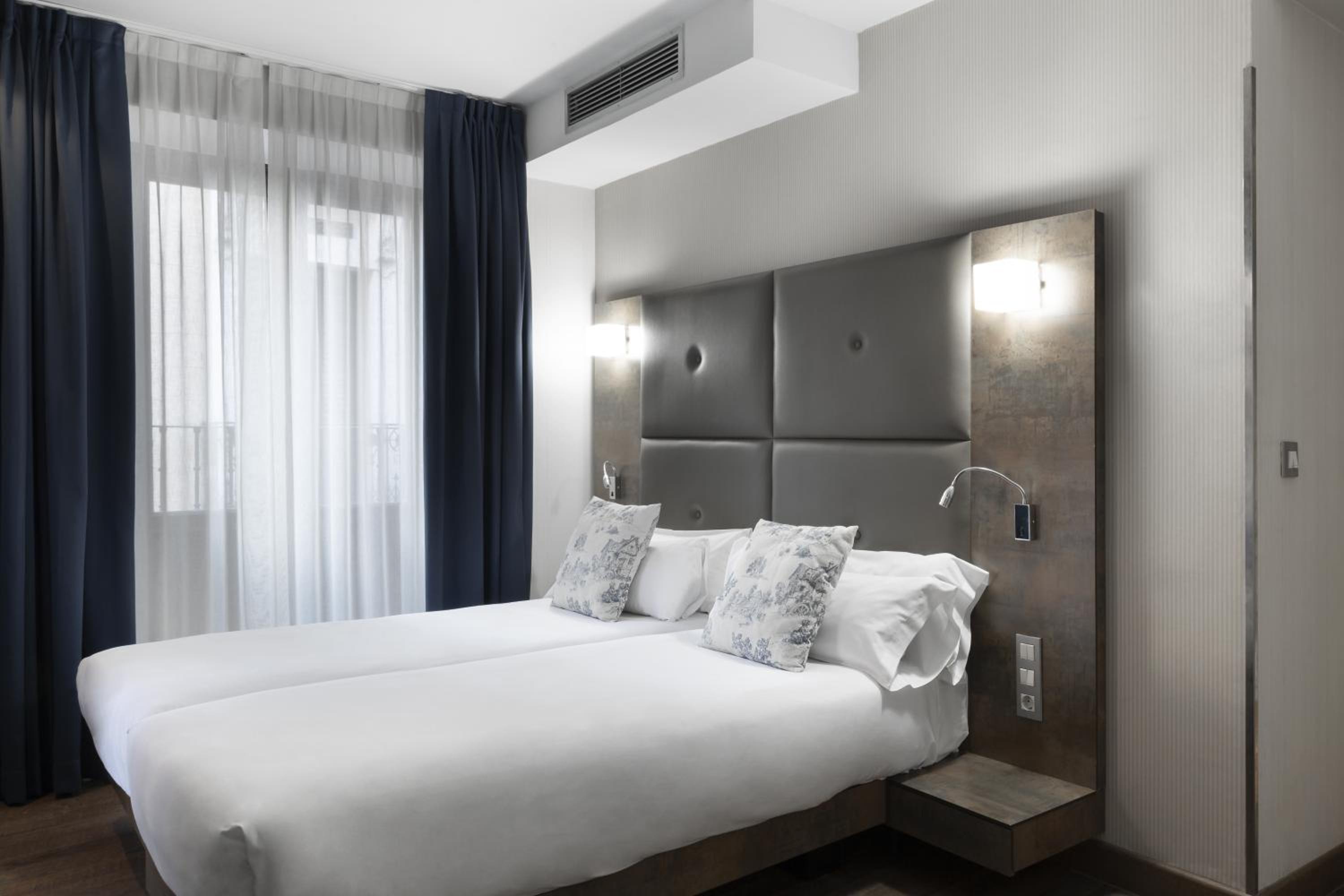 Standard Double Room - Photo 1