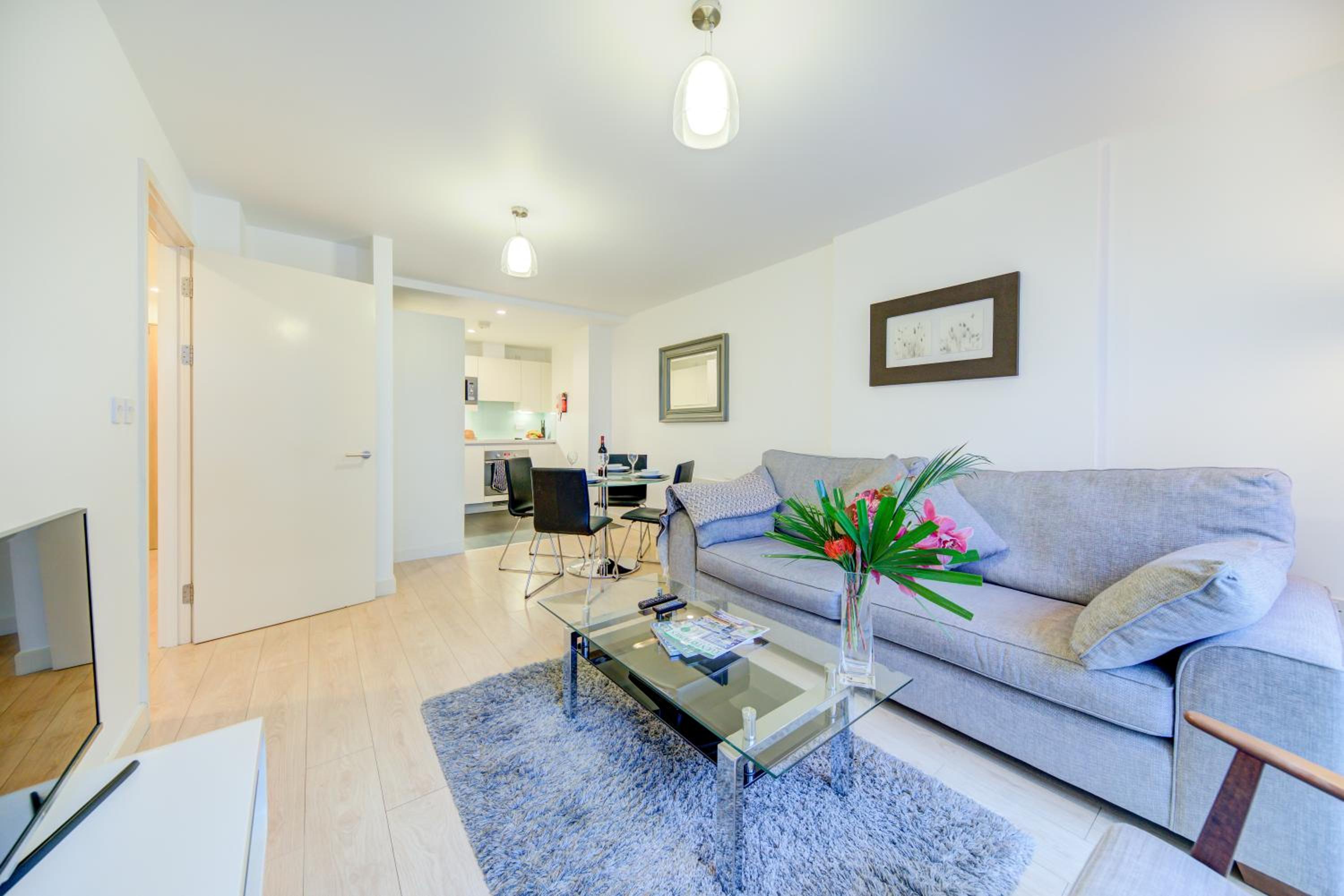 Two Bedroom Deluxe Apartment, affected by exterior building works.