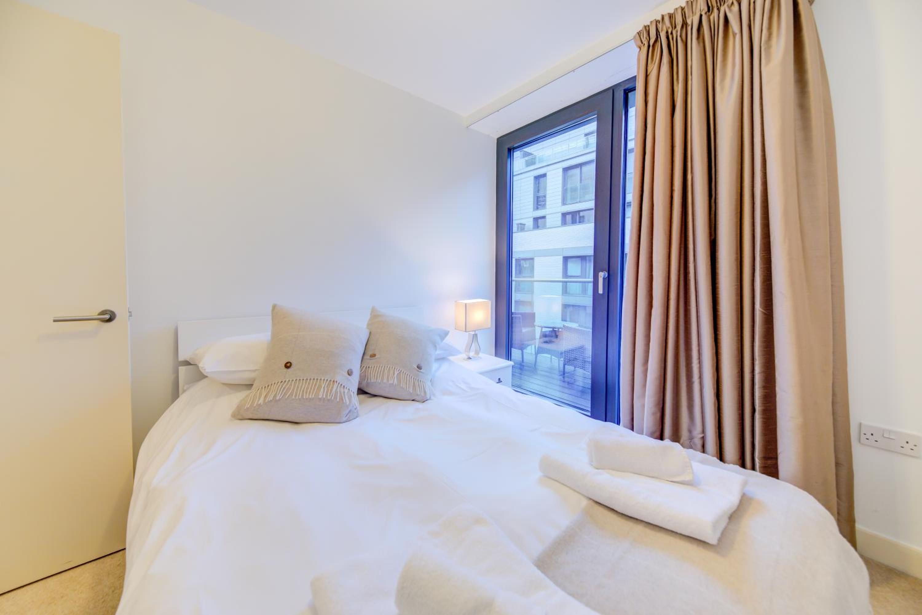 Two Bedroom Duplex Apartment, affected by exterior building works., photo 6