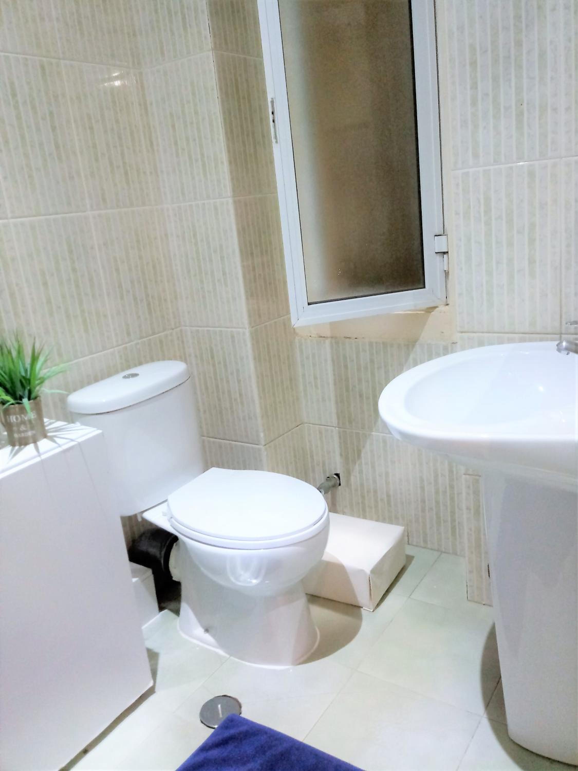 Budget Twin Room - Photo 3