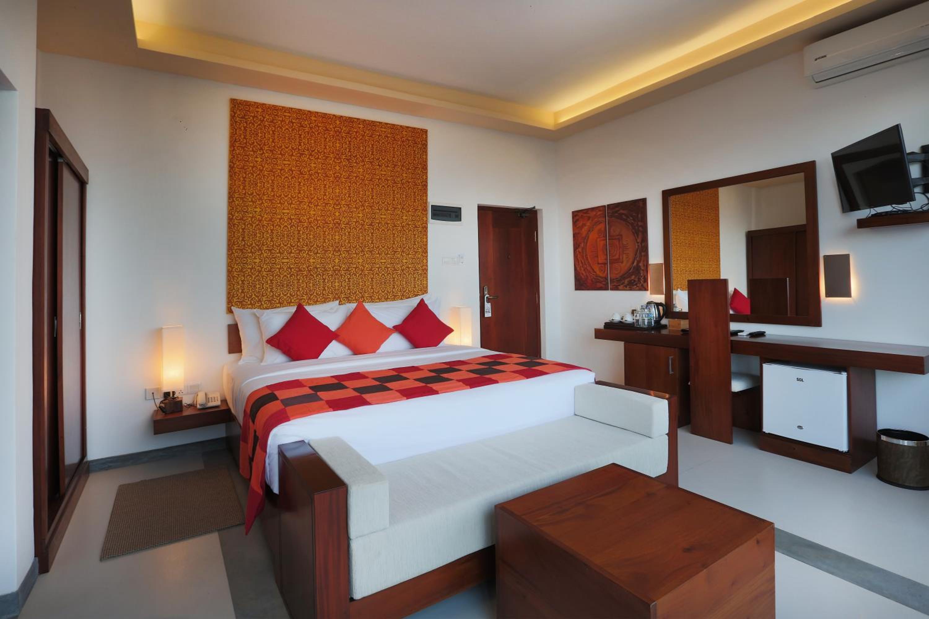 Deluxe Suite - Photo 3