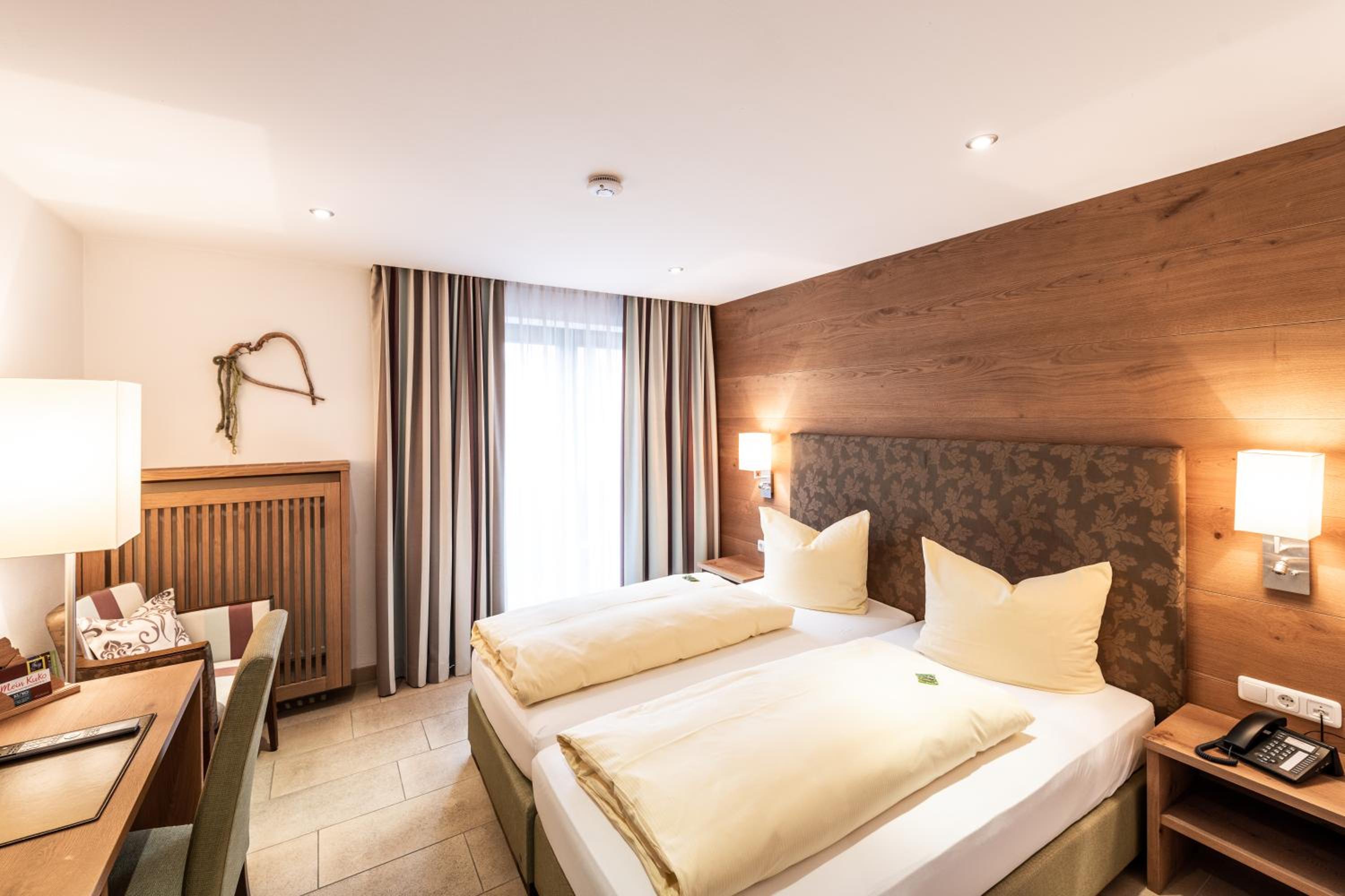 Deluxe Double Room with Balcony photo 3