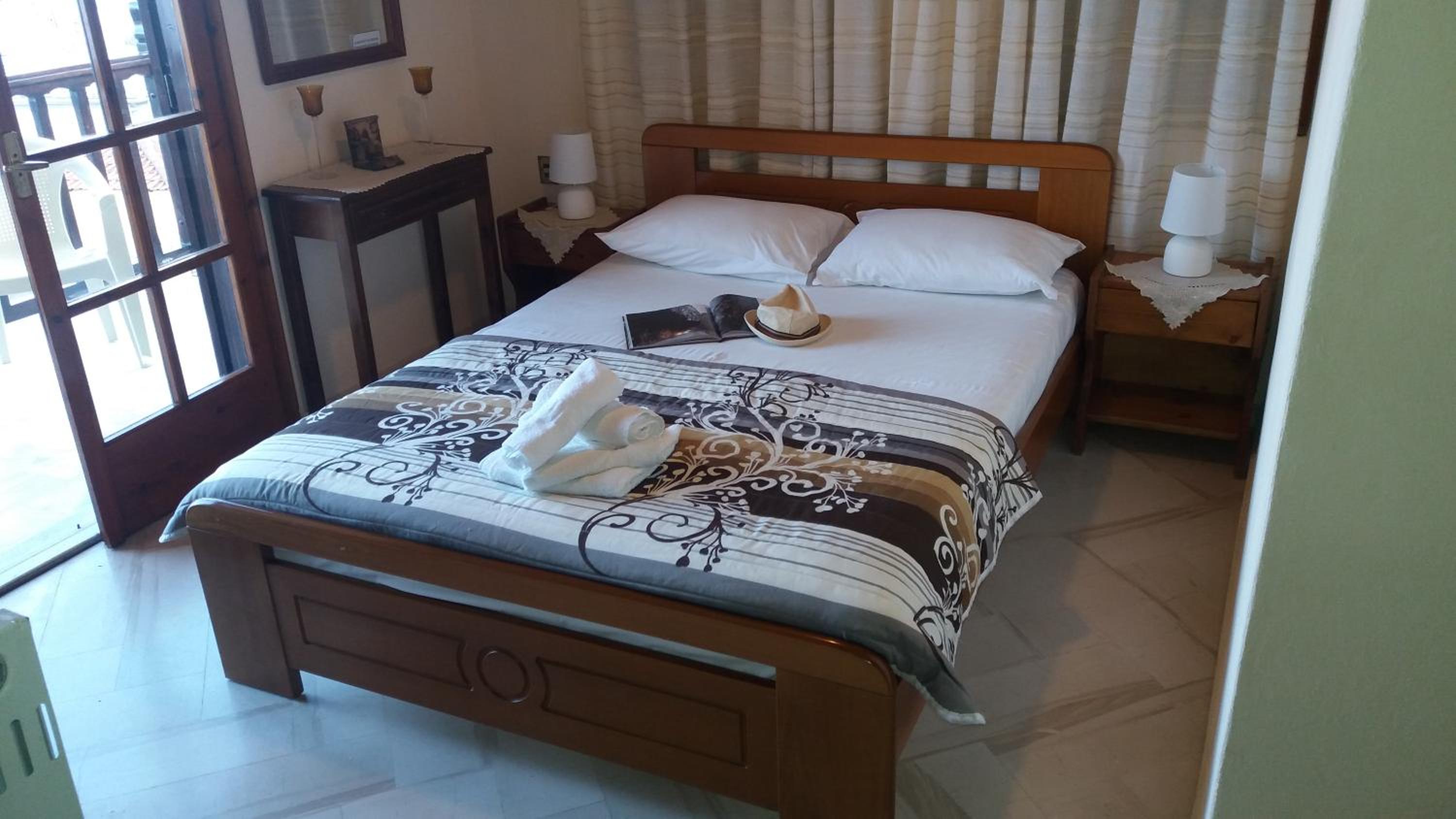 One-Bedroom Apartment with Sea View - 1st Floor photo 2