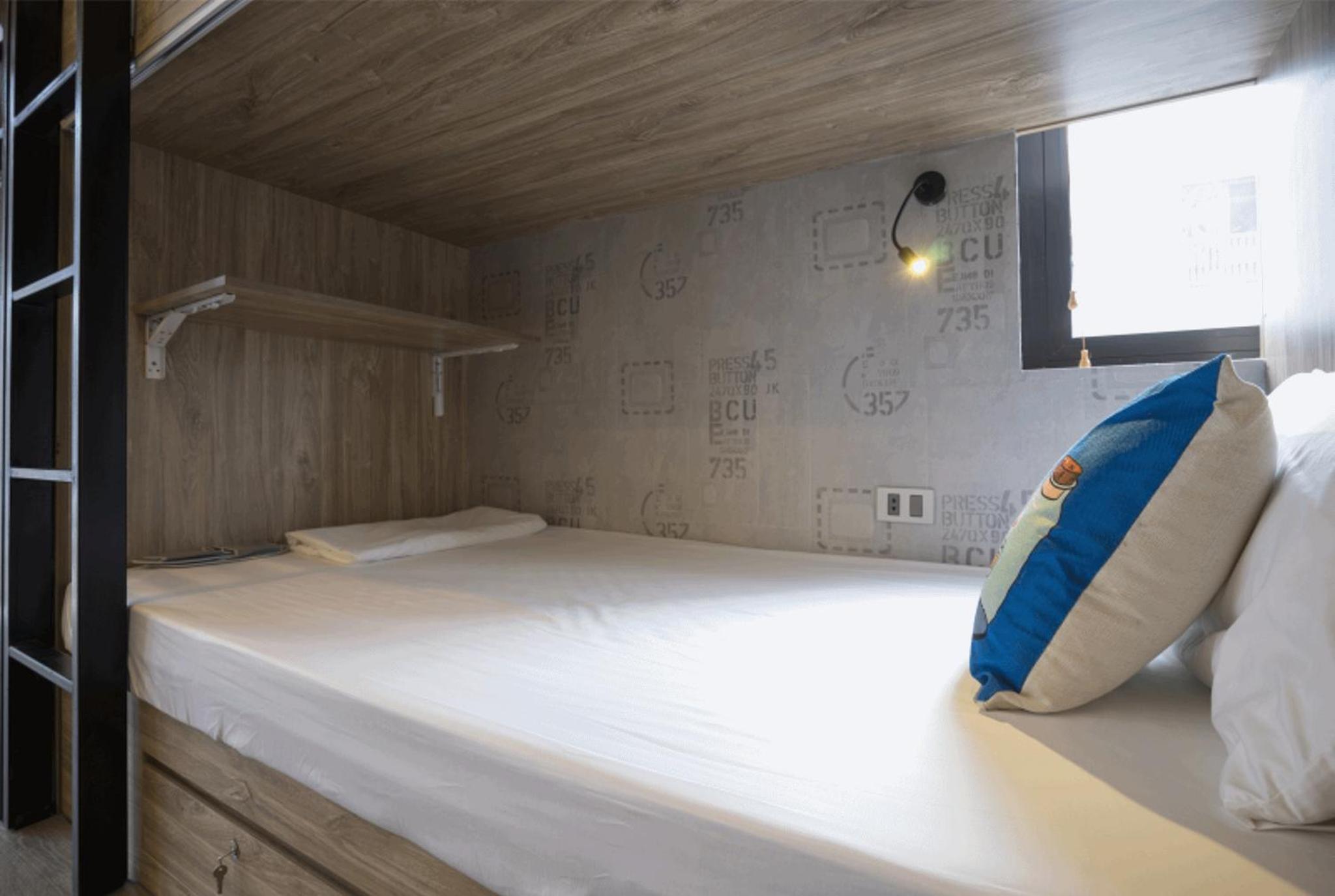 Bed in 8-Bed Dormitory Room photo 3