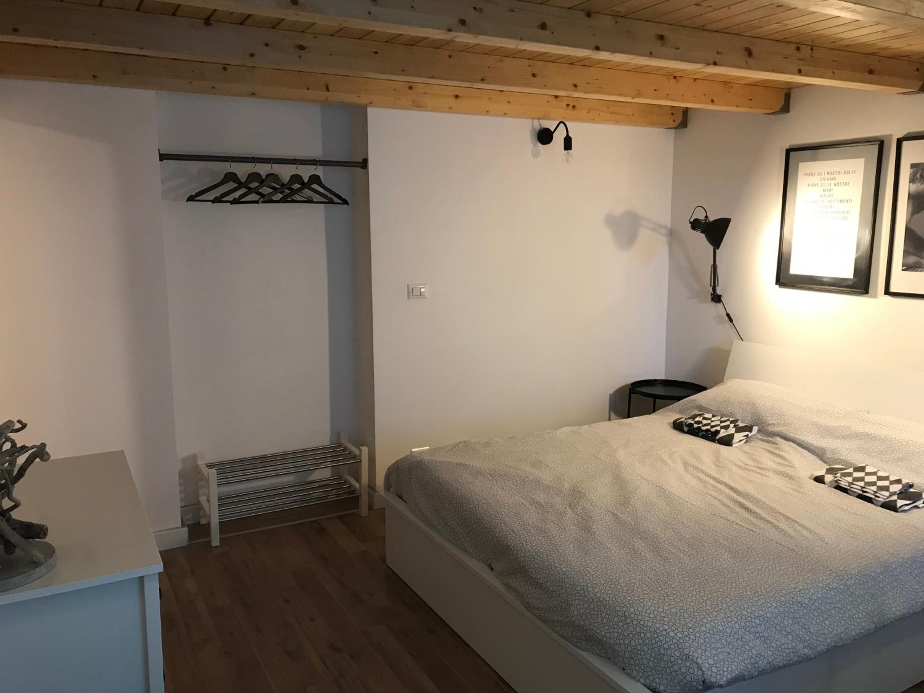 Quadruple Room with Private Bathroom - Photo 3
