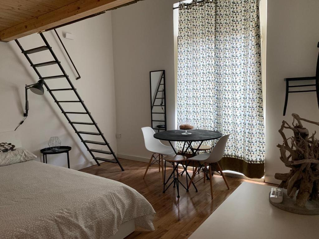 Quadruple Room with Private Bathroom - Photo 4