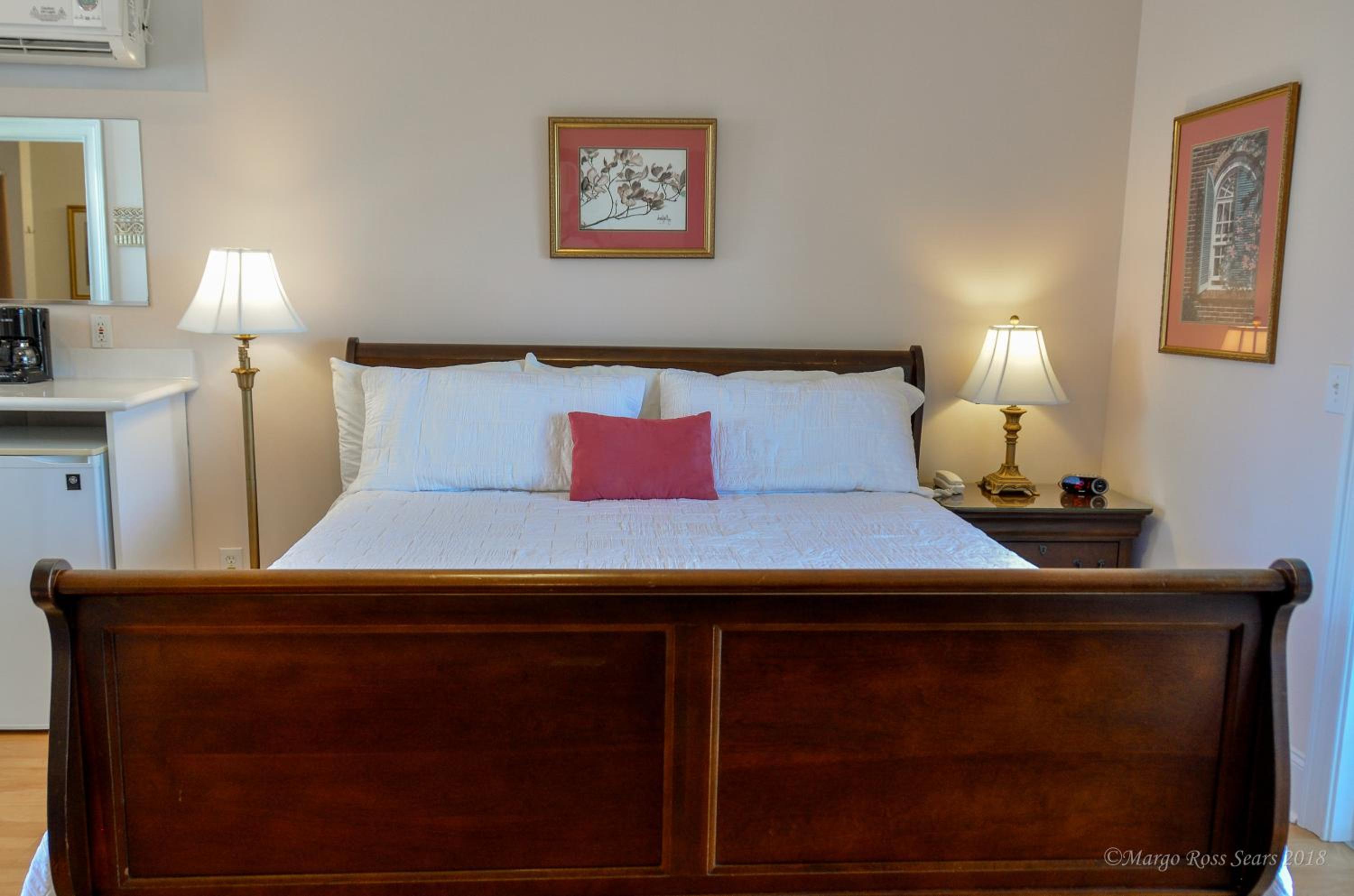 King Room with Balcony photo 1
