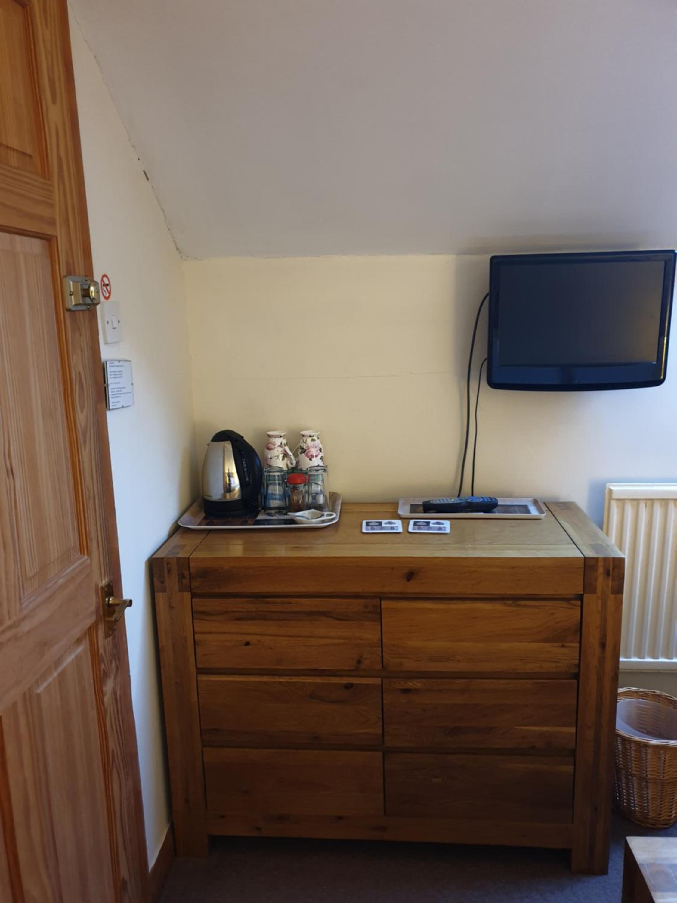 Double Room - Photo 6