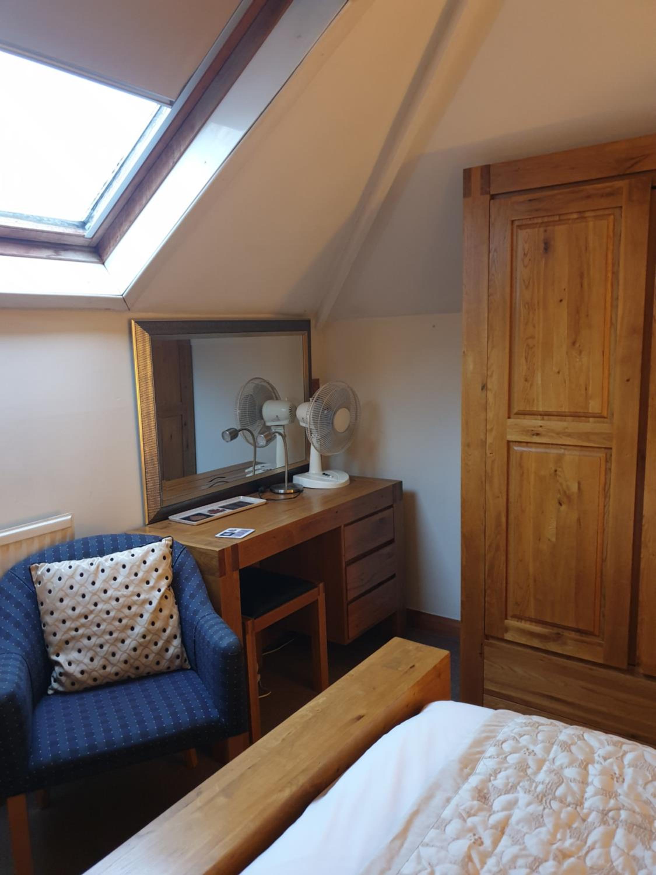 Double Room - Photo 7