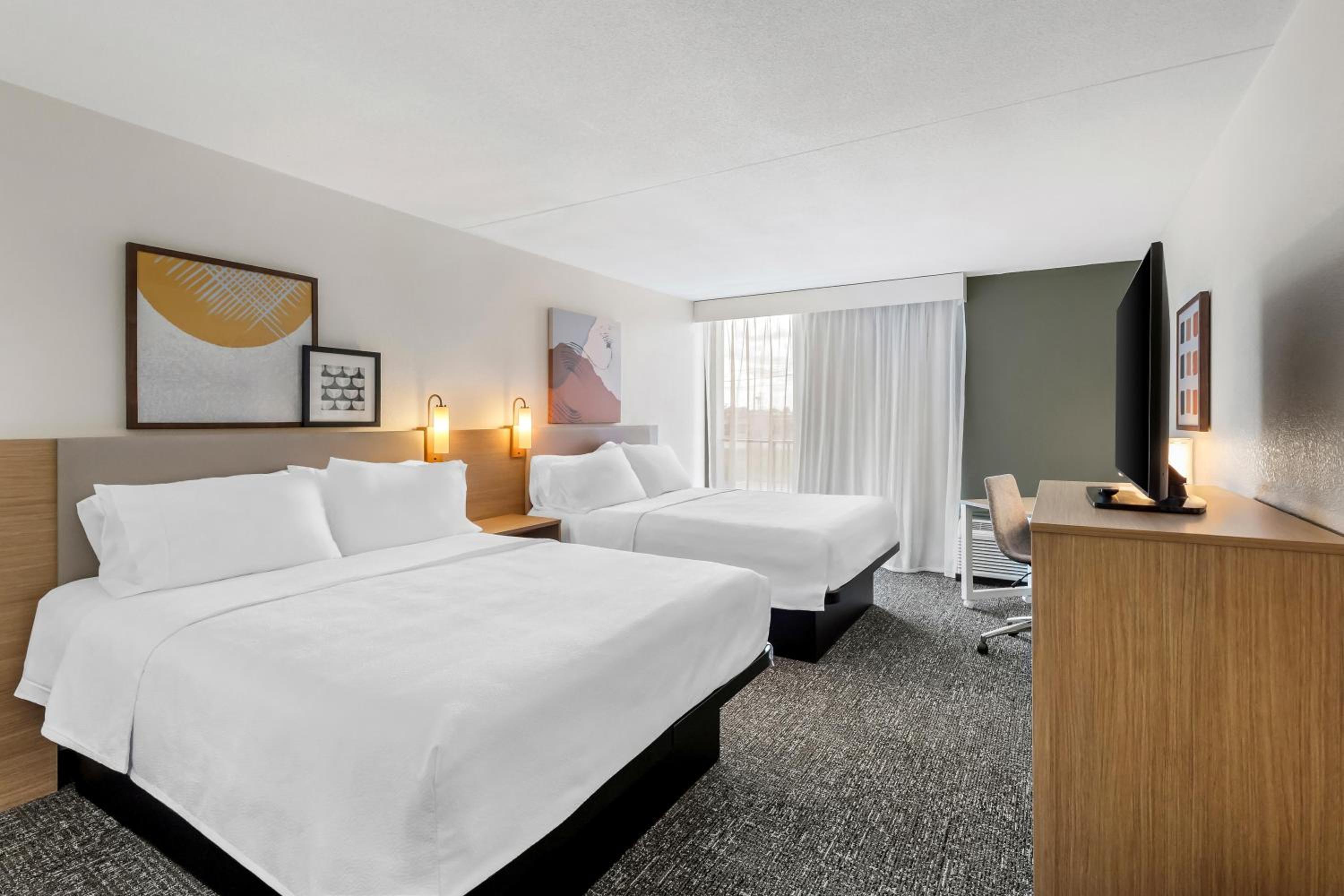 Queen Room with Two Queen Beds - Hearing Access