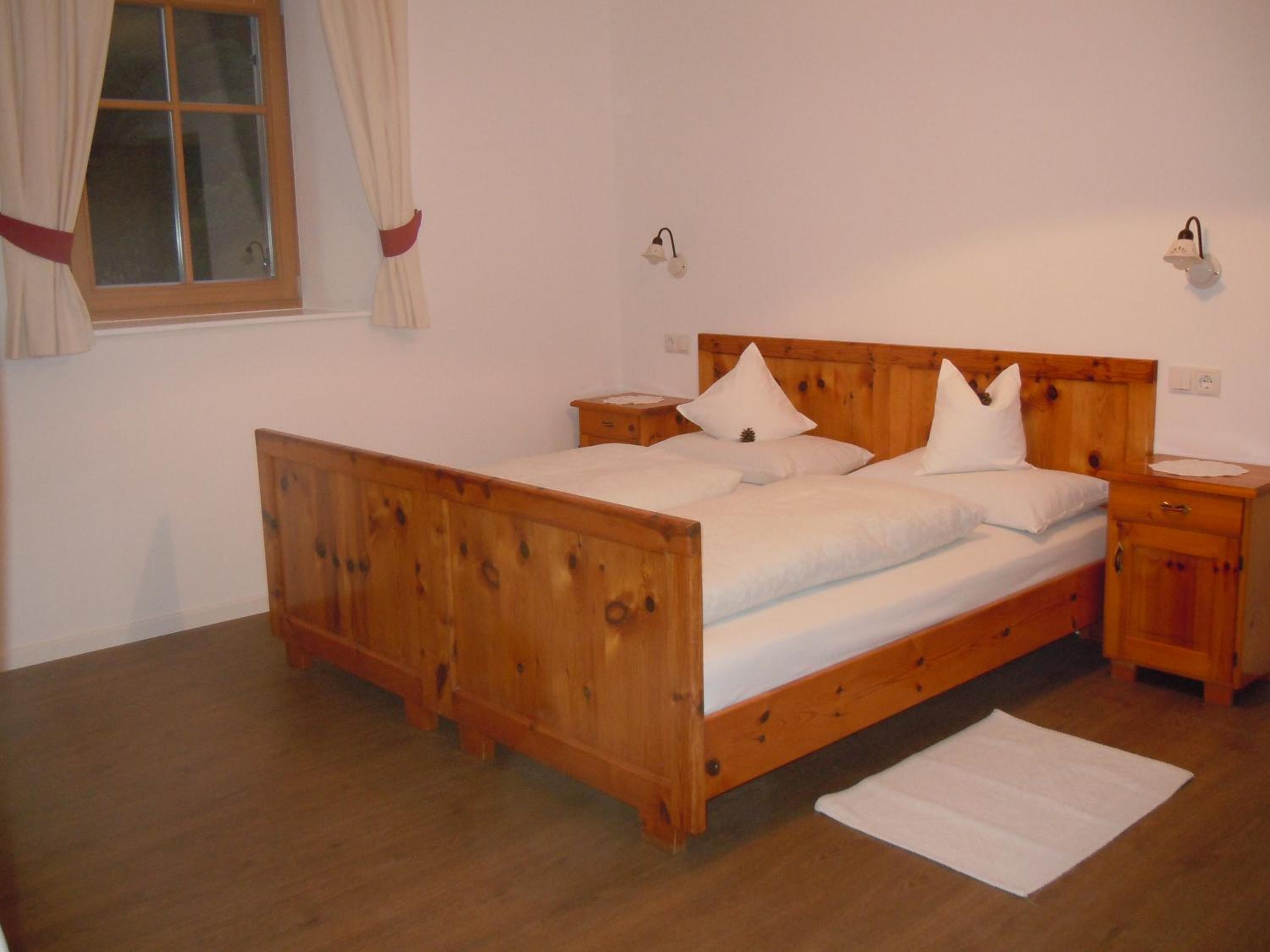 One-Bedroom Apartment with Mountain View