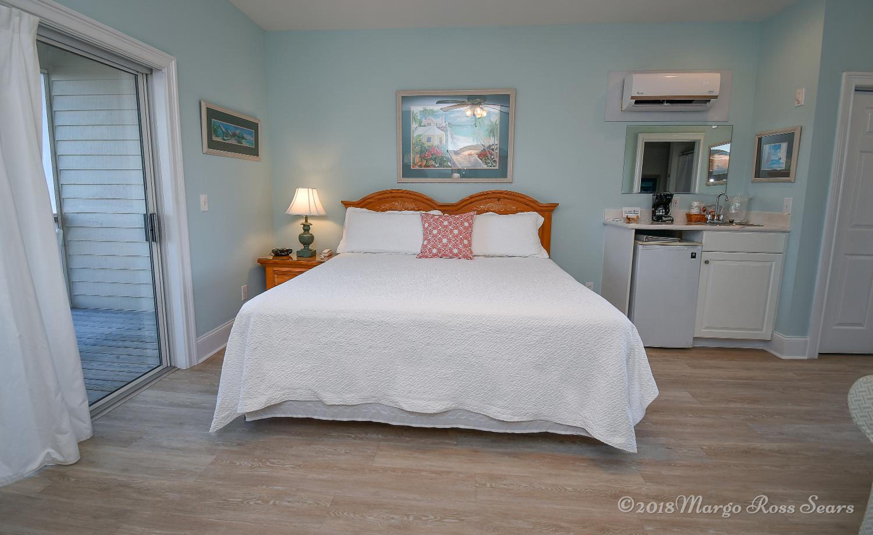 King Room with Balcony photo 1