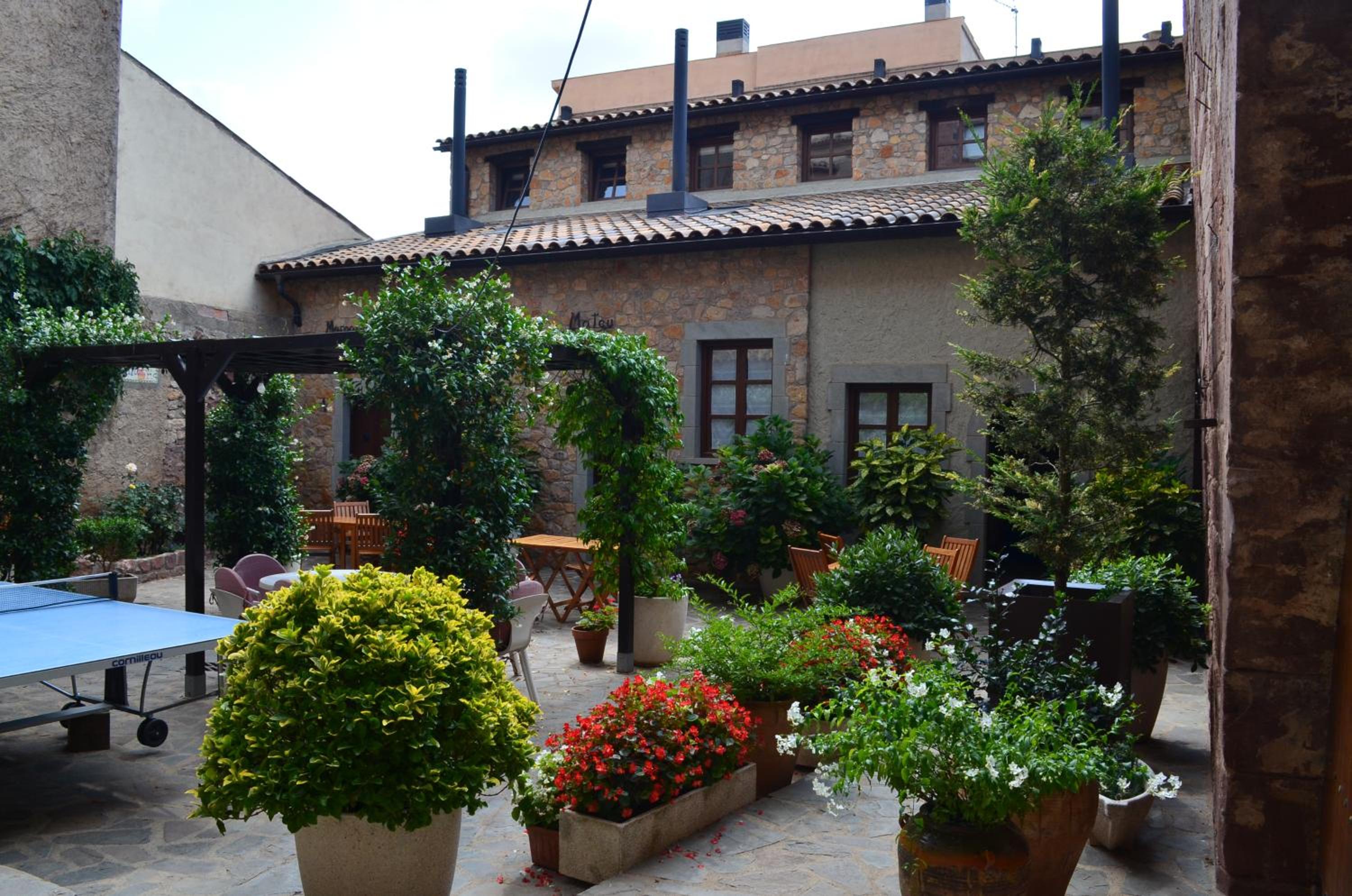 Two-Bedroom Apartment - Photo 2