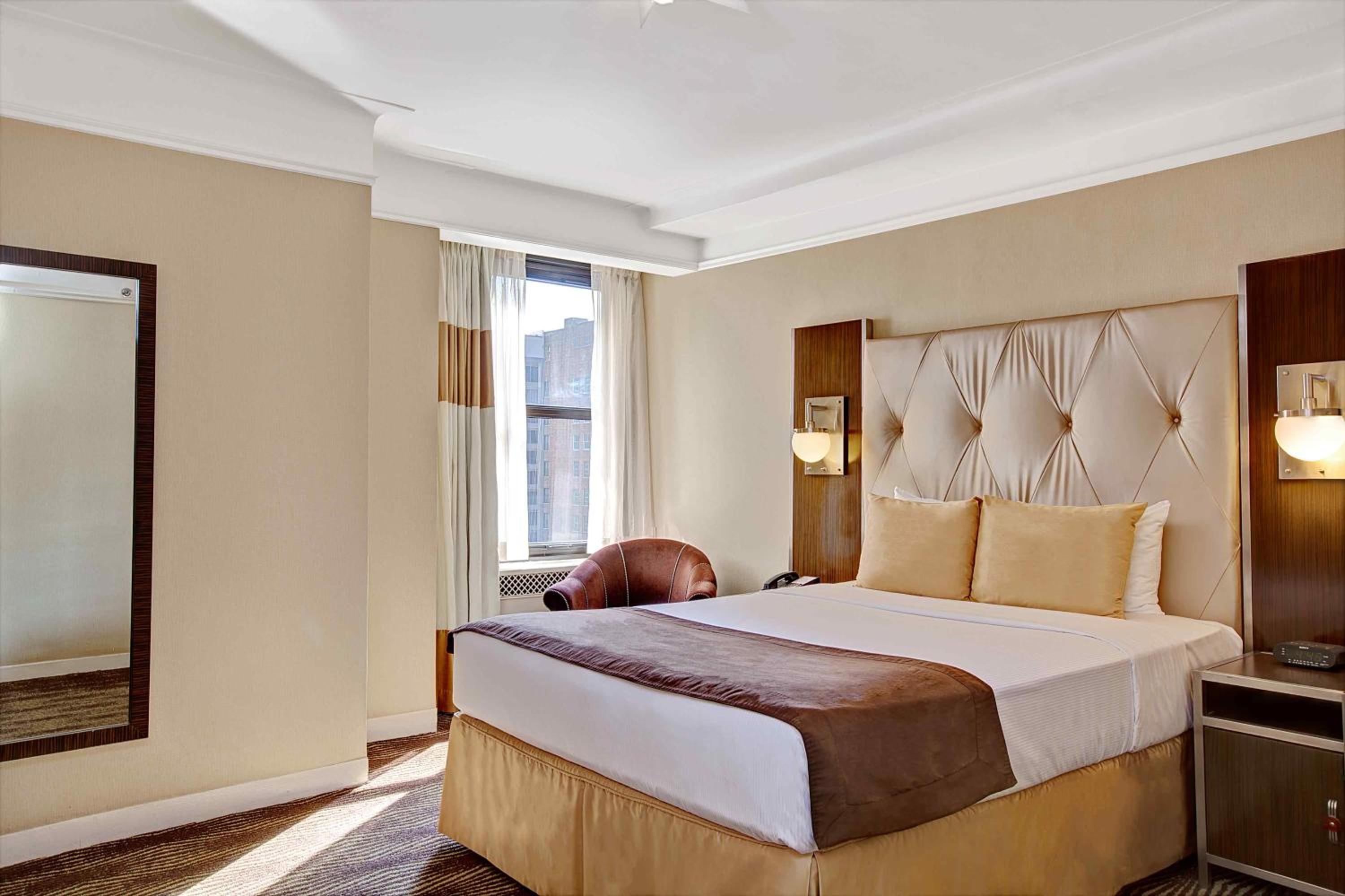 Standard Queen Room