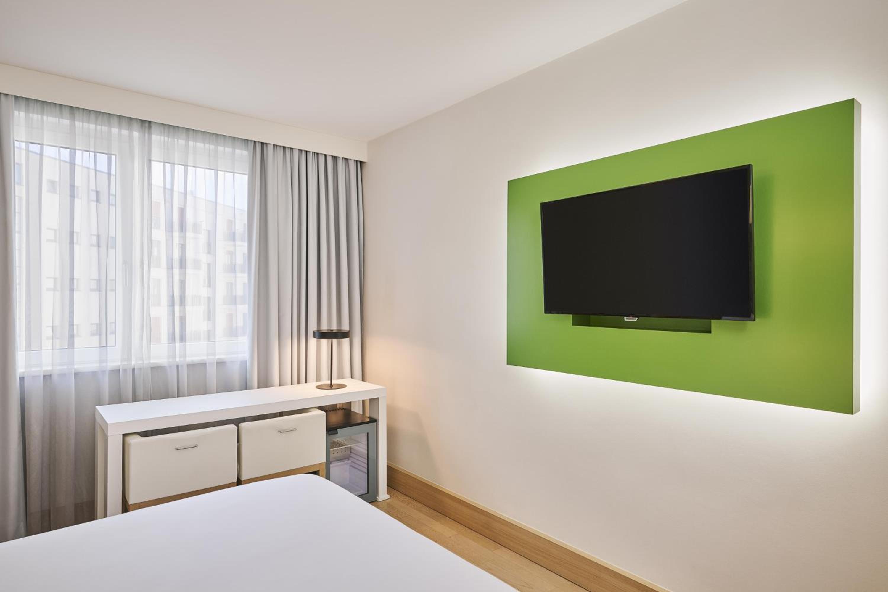 Superior Courtyard Room