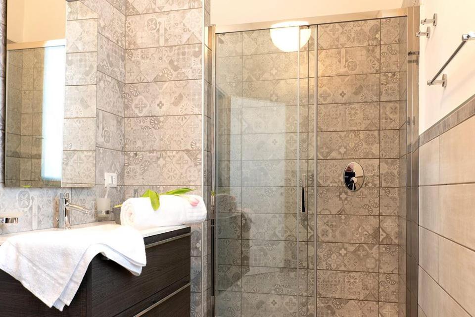Double Room with Private Bathroom - Photo 3