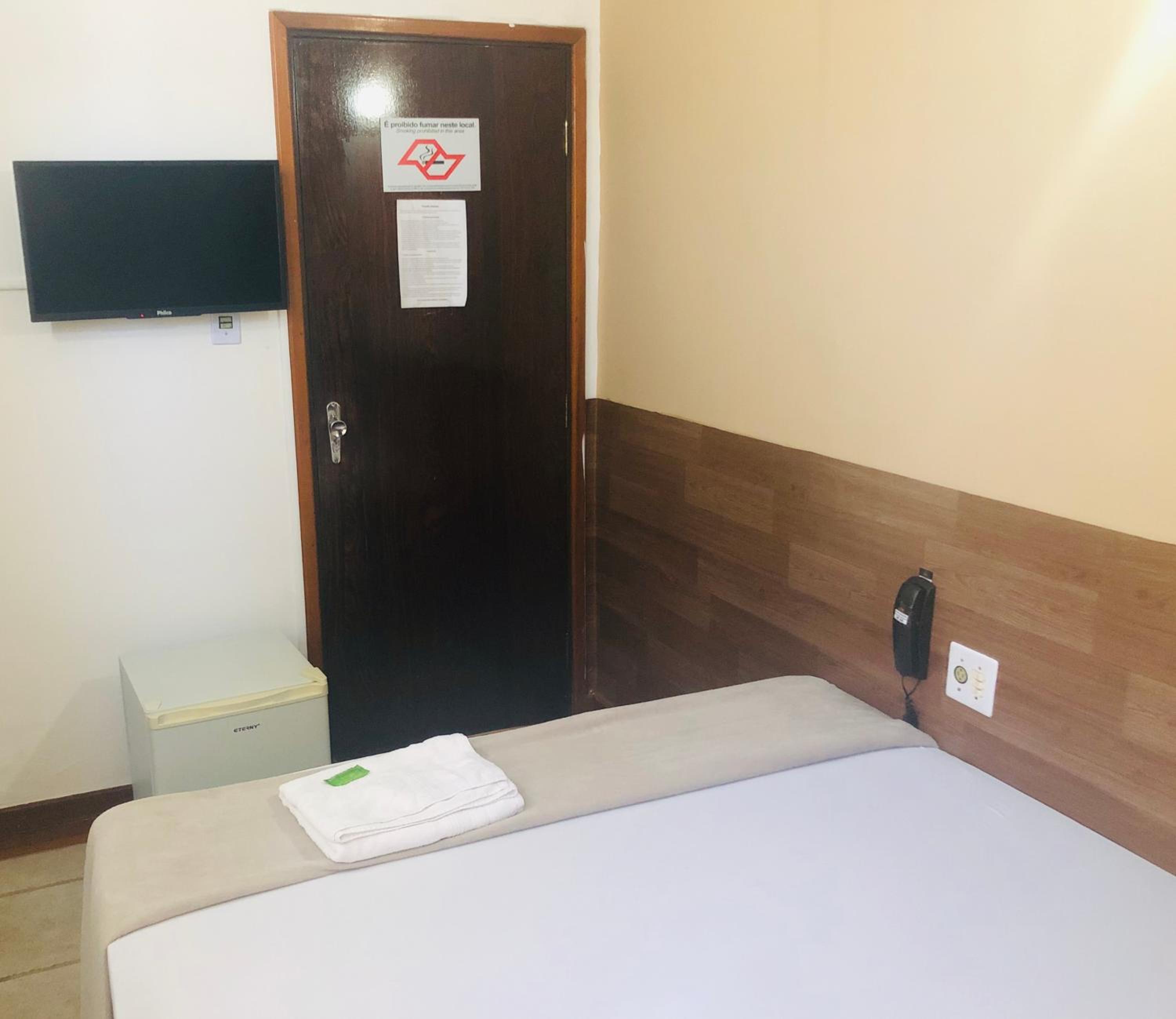 Queen Room photo 1